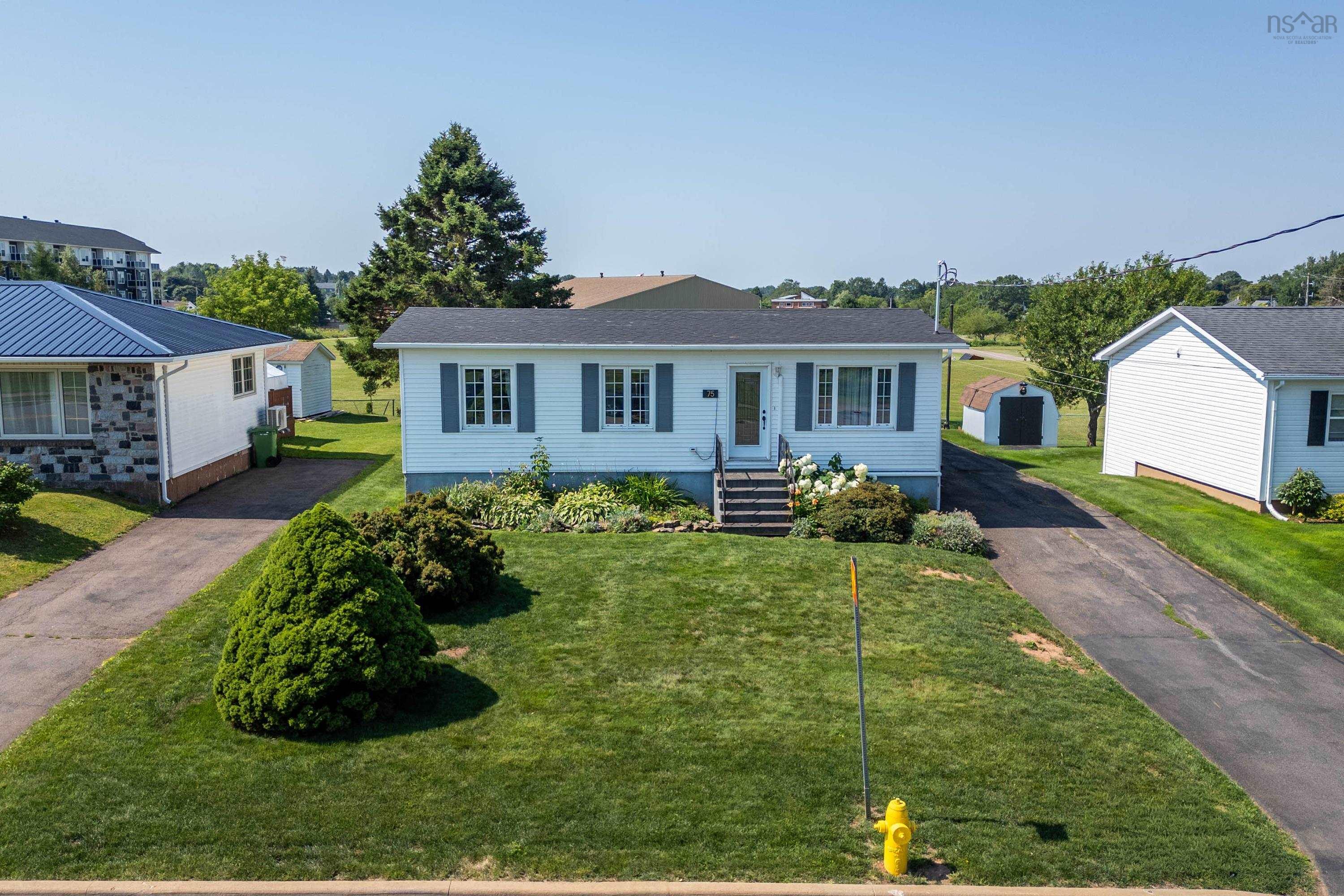 $299,900.00: 75 Willow Street, Amherst