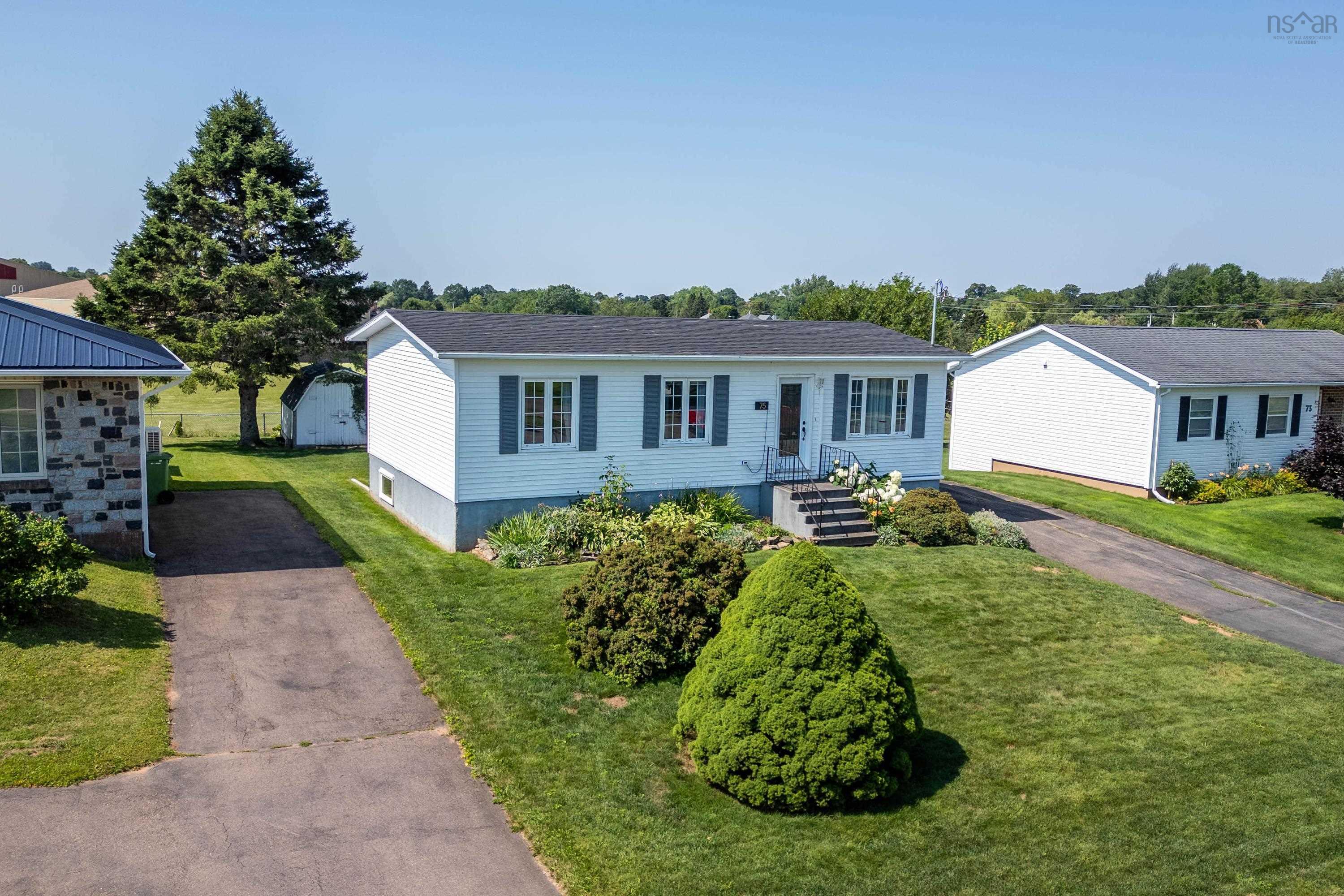 $299,900.00: 75 Willow Street, Amherst