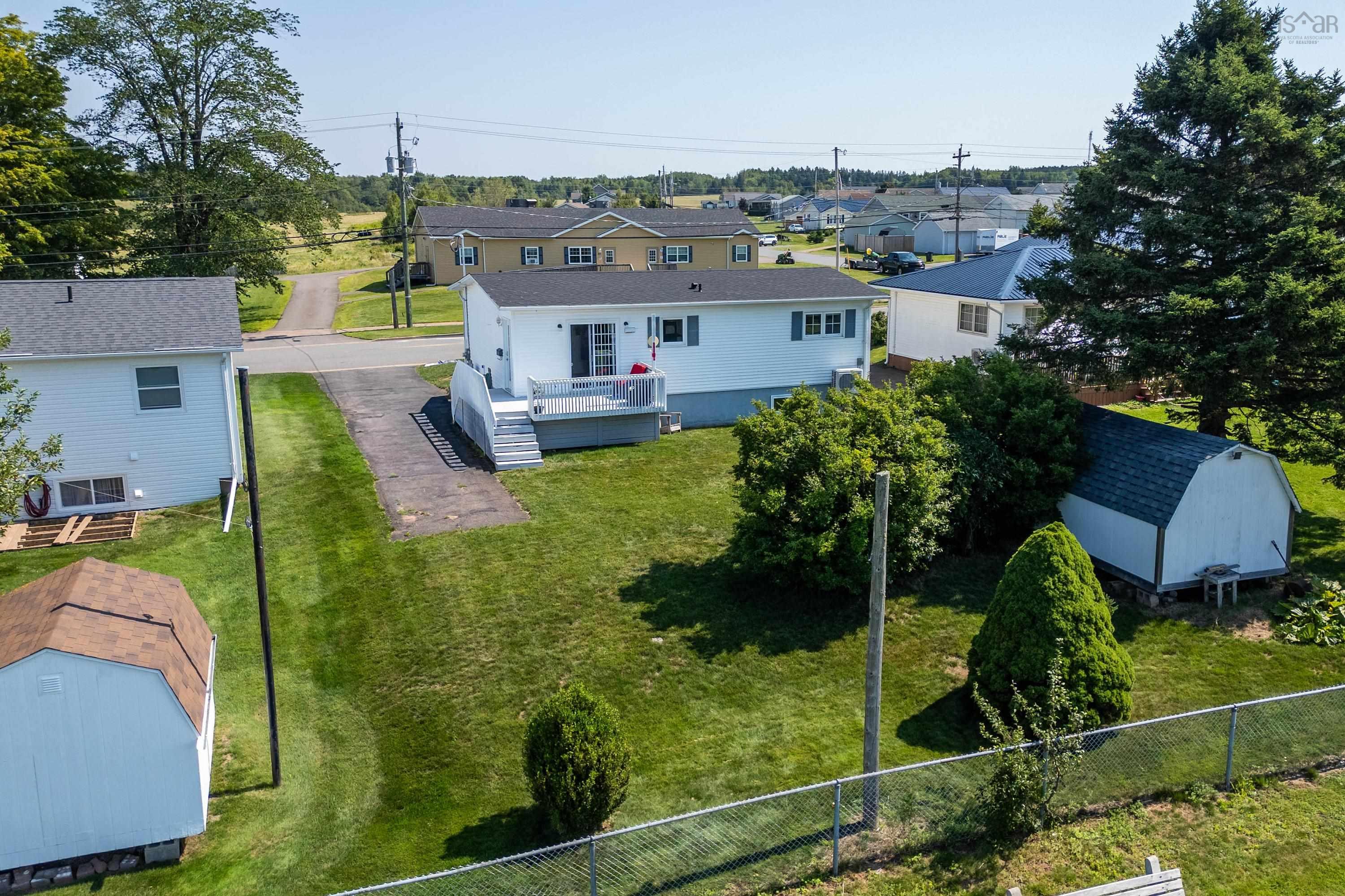 $299,900.00: 75 Willow Street, Amherst