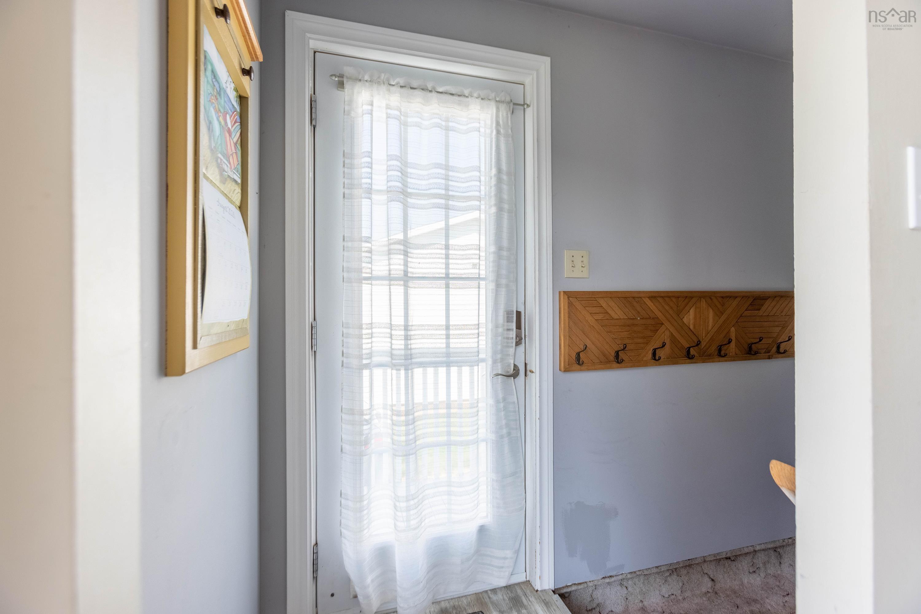 $299,900.00: 75 Willow Street, Amherst