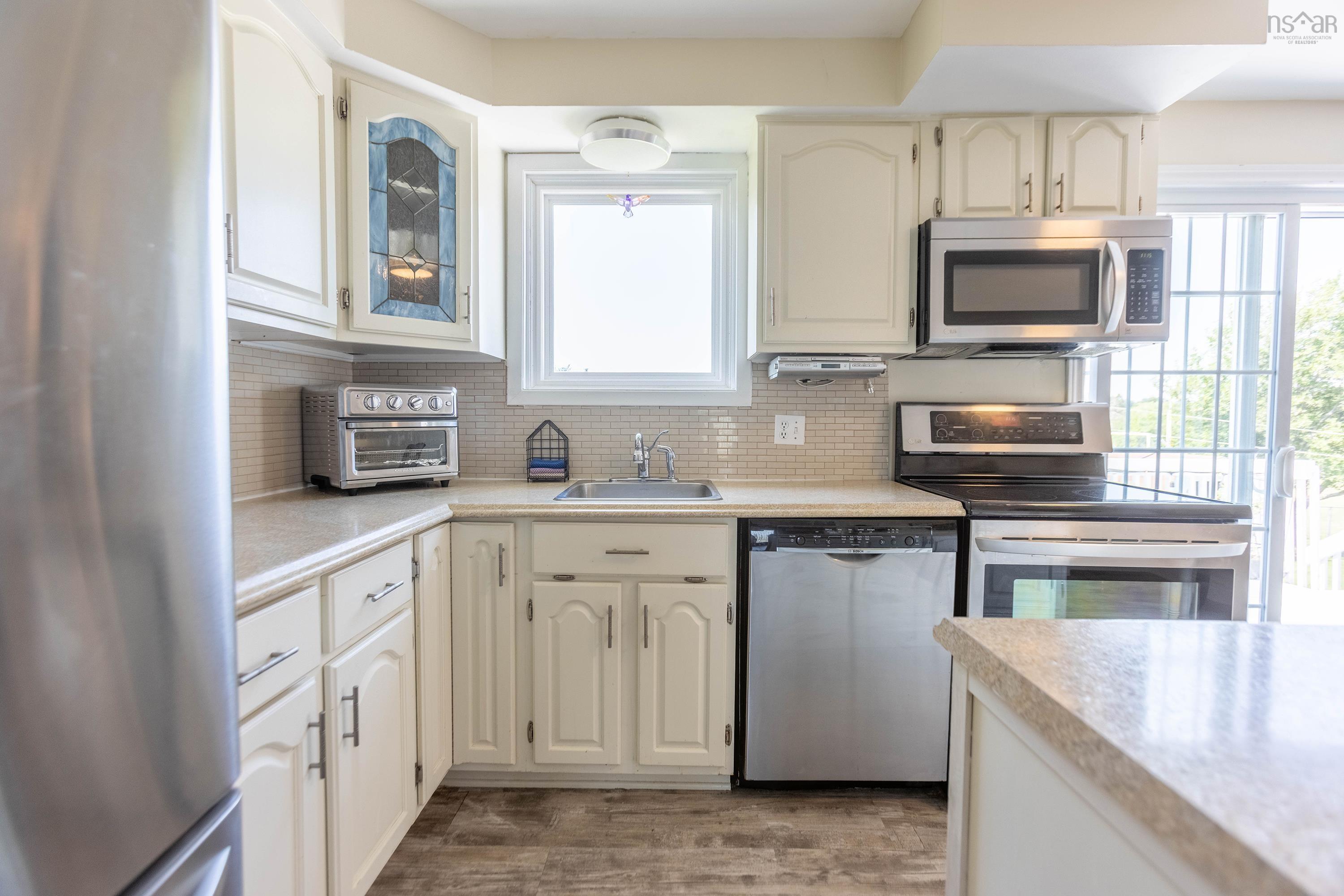 $299,900.00: 75 Willow Street, Amherst