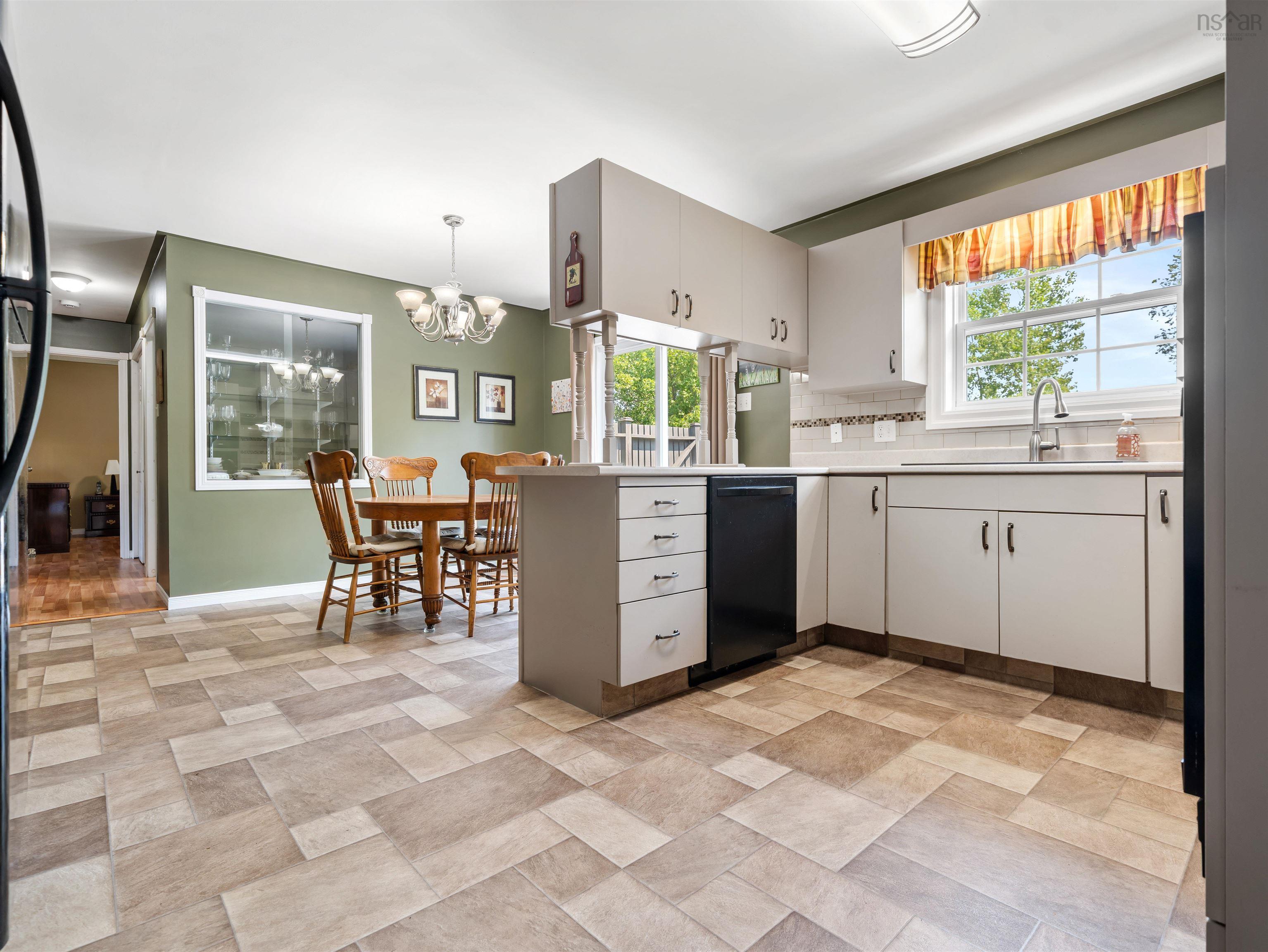 $439,900.00: 86 Nita Drive Drive, Brookside