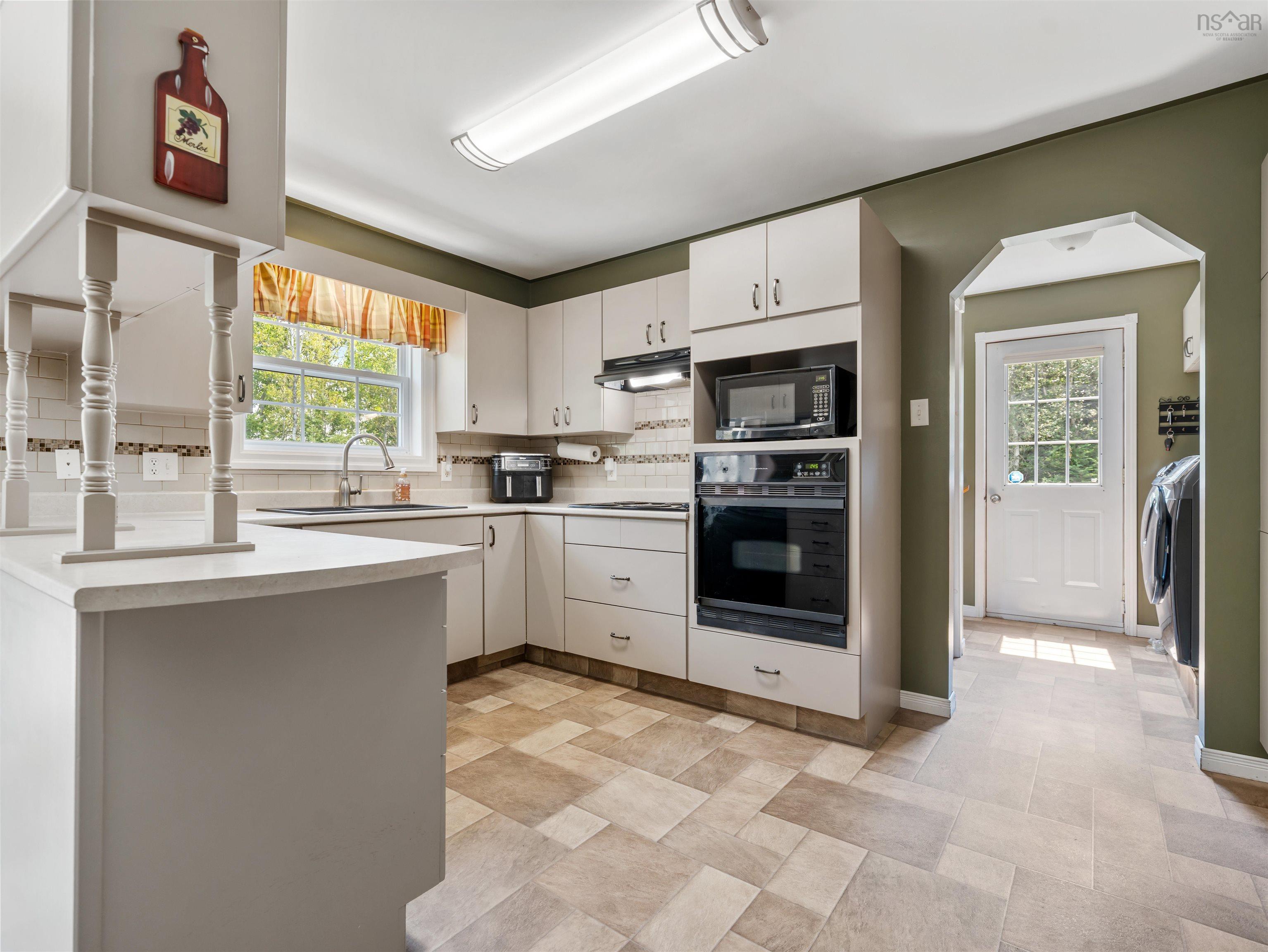 $439,900.00: 86 Nita Drive Drive, Brookside