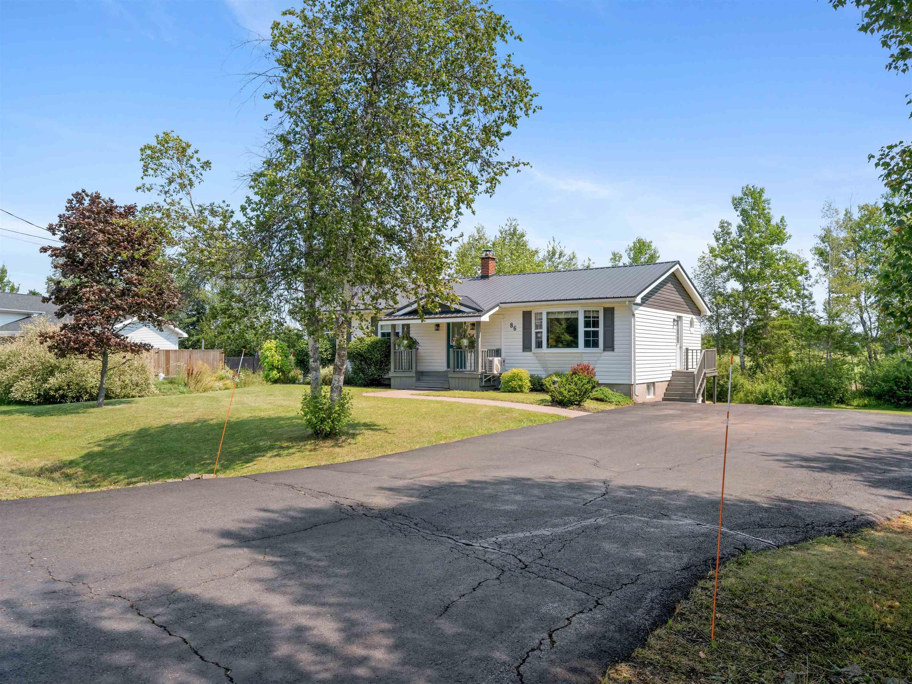 $439,900.00: 86 Nita Drive Drive, Brookside