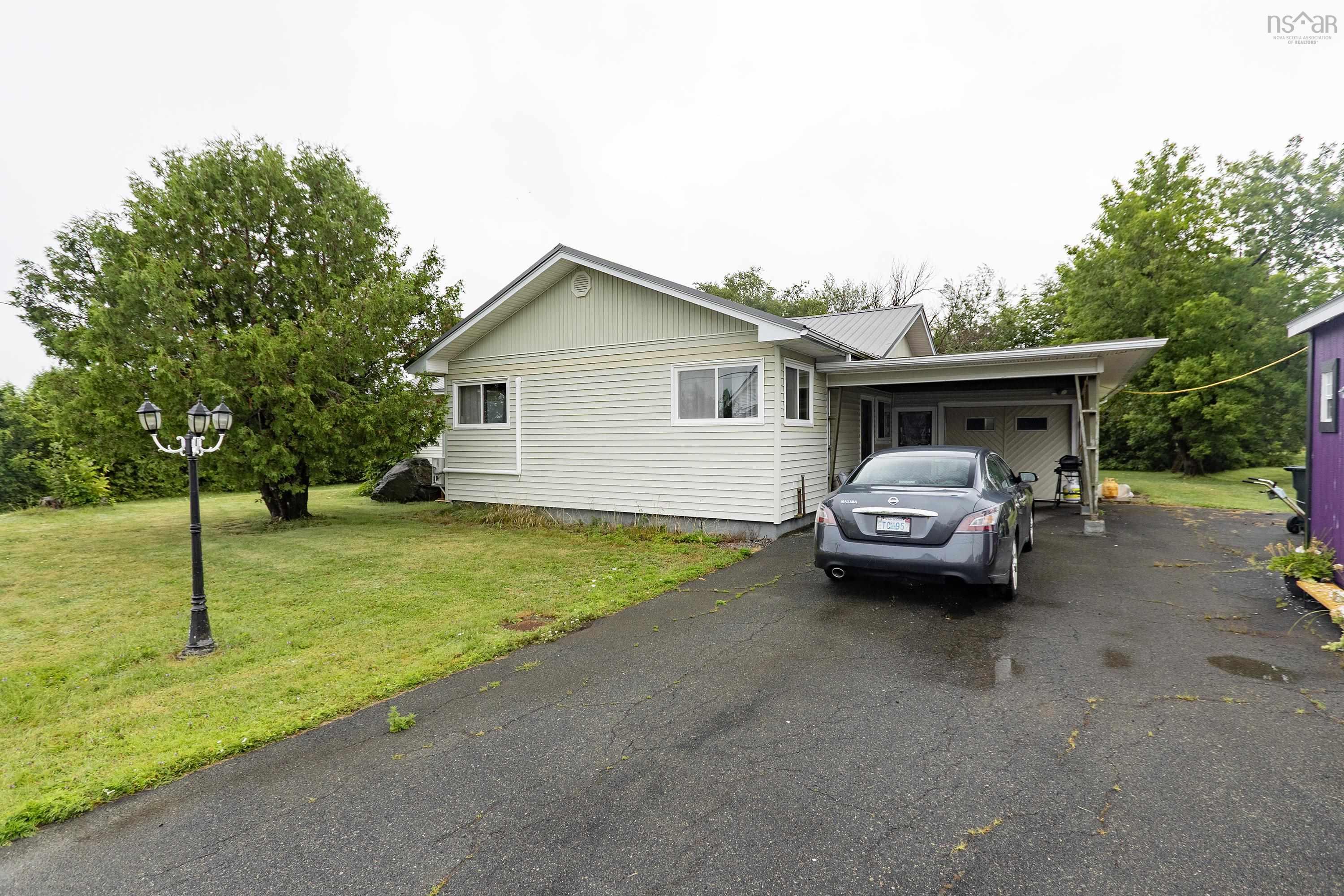 $199,900.00: 86 Queen Street, Springhill