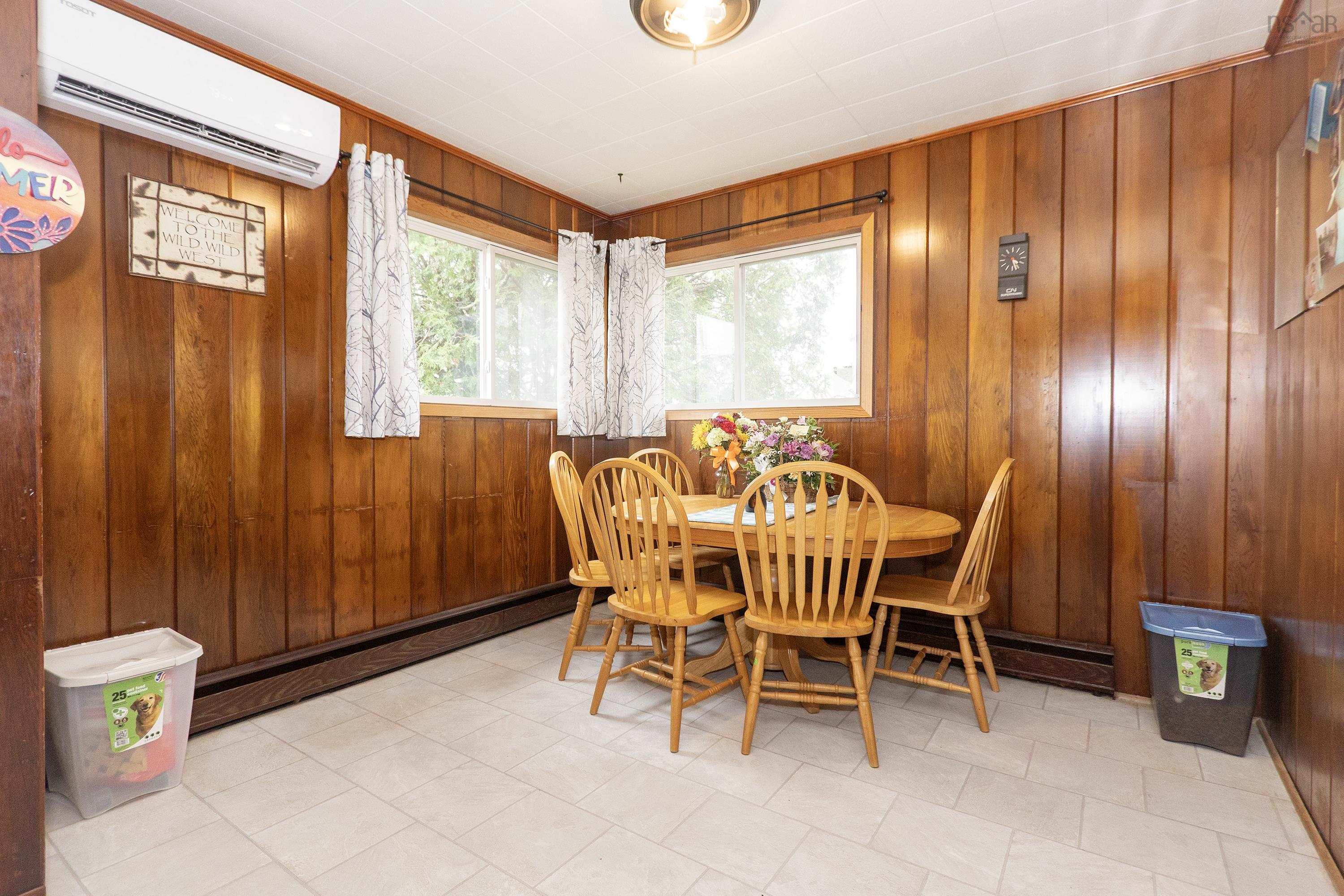 $199,900.00: 86 Queen Street, Springhill