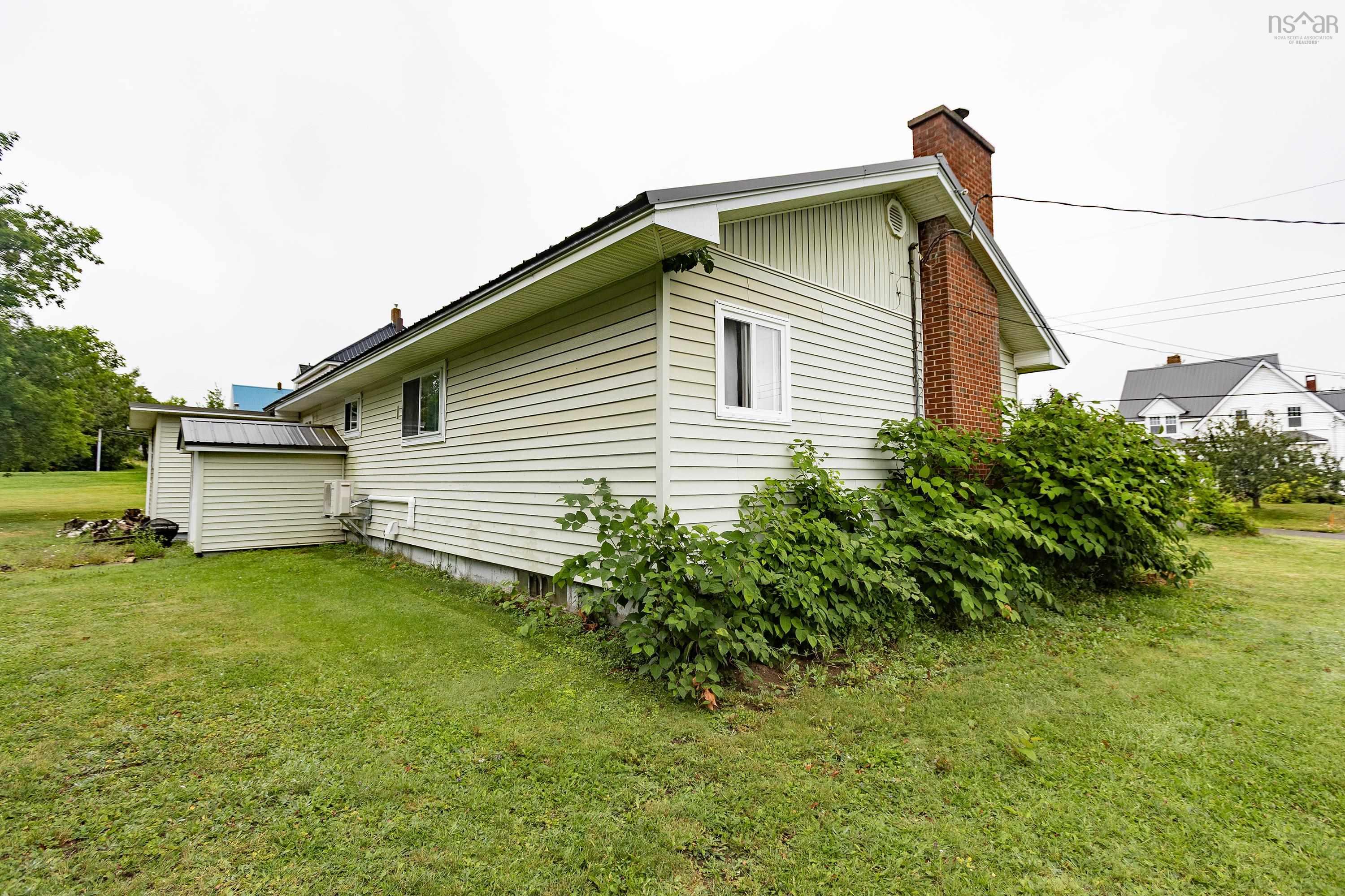 $199,900.00: 86 Queen Street, Springhill
