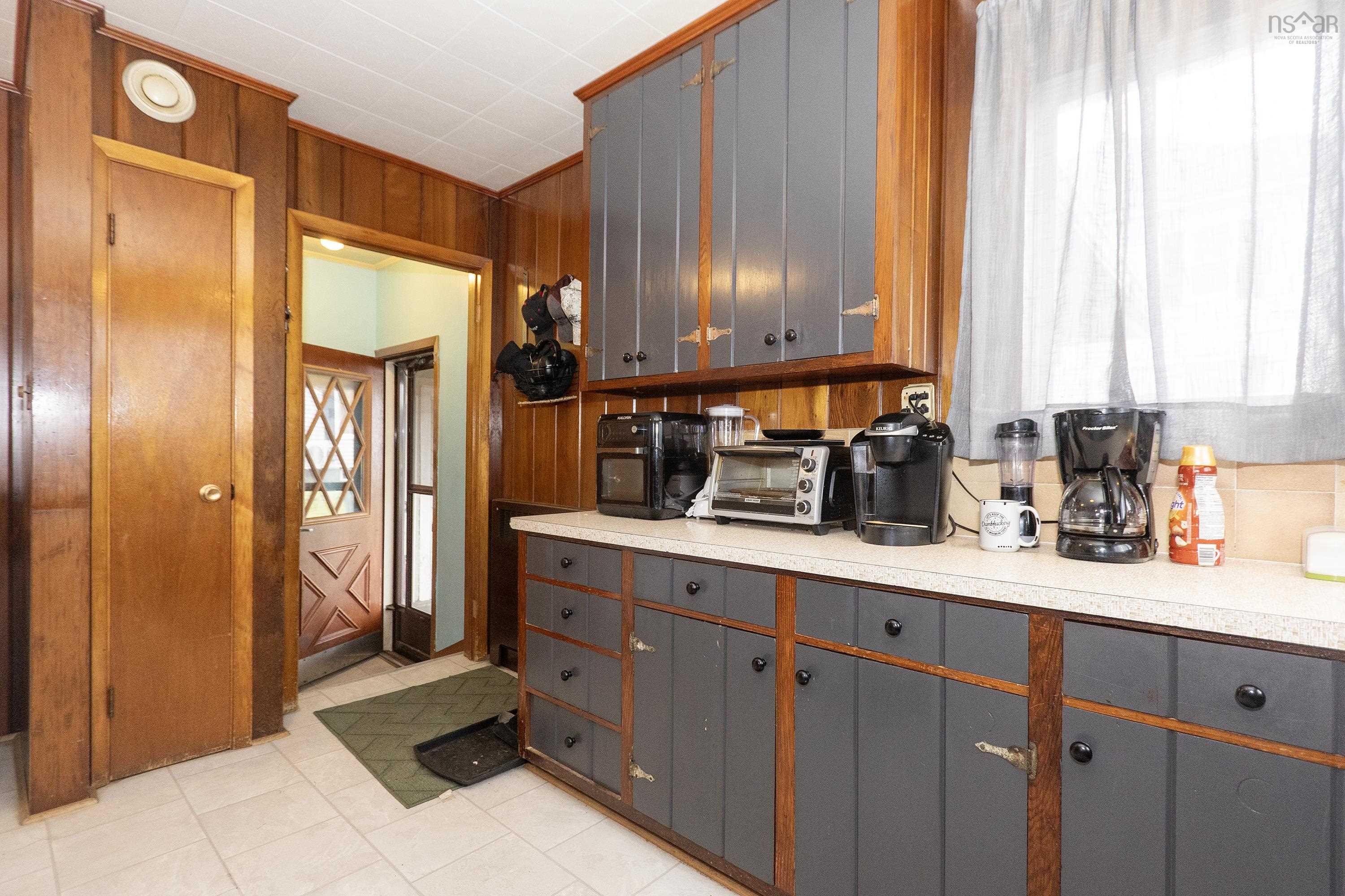 $199,900.00: 86 Queen Street, Springhill