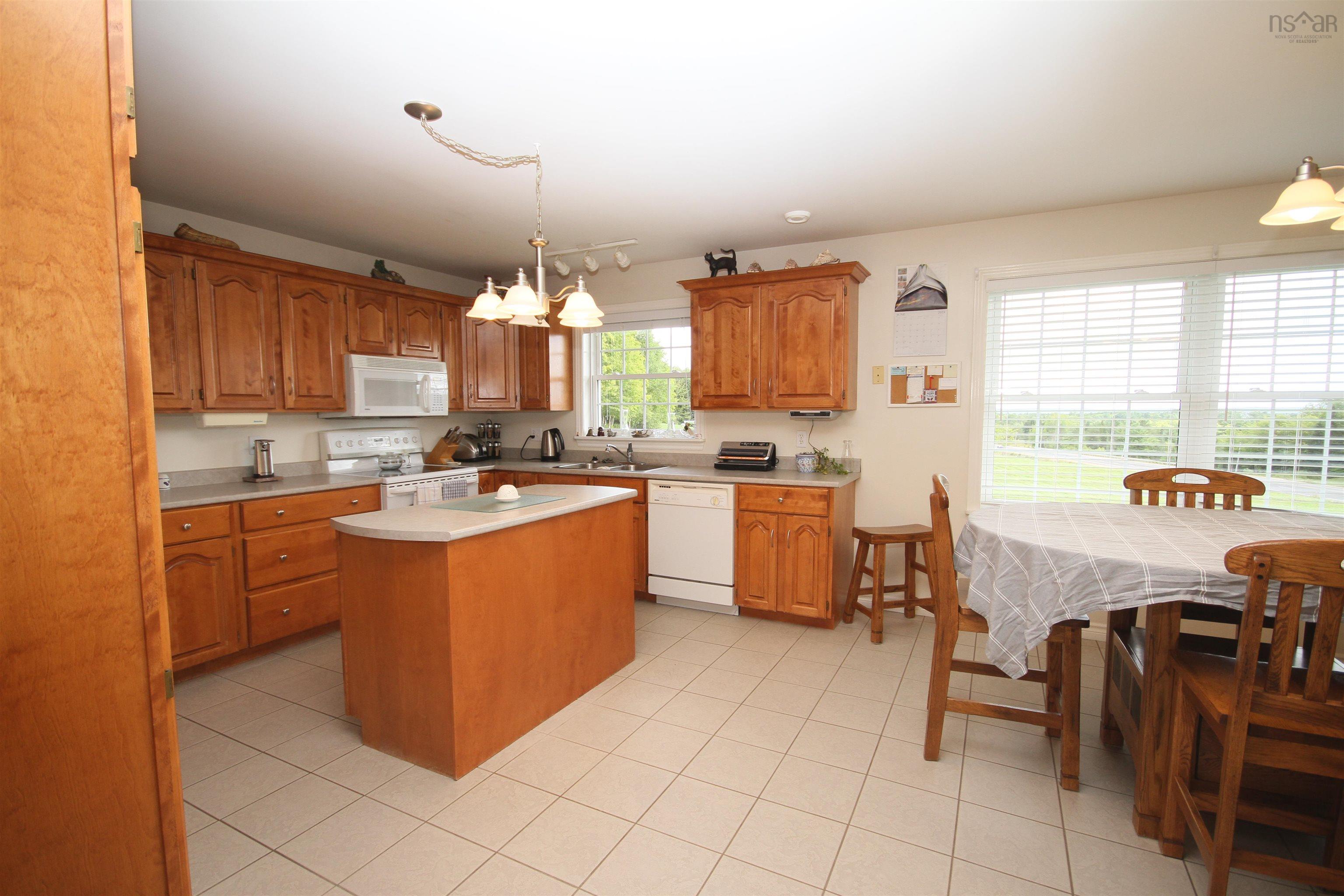 $550,000.00: 5679 Highway 105 Highway, Melford