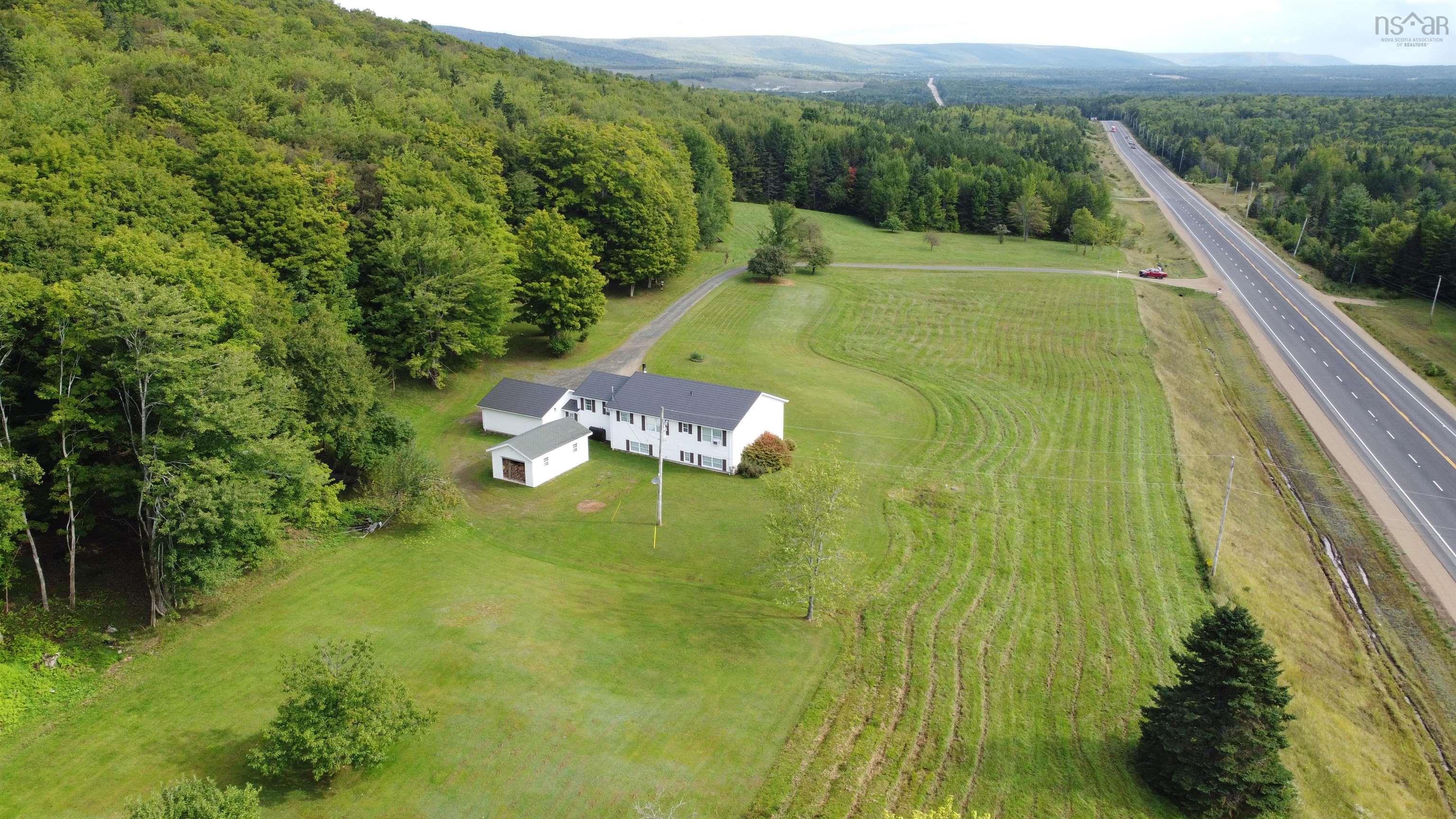 $550,000.00: 5679 Highway 105 Highway, Melford
