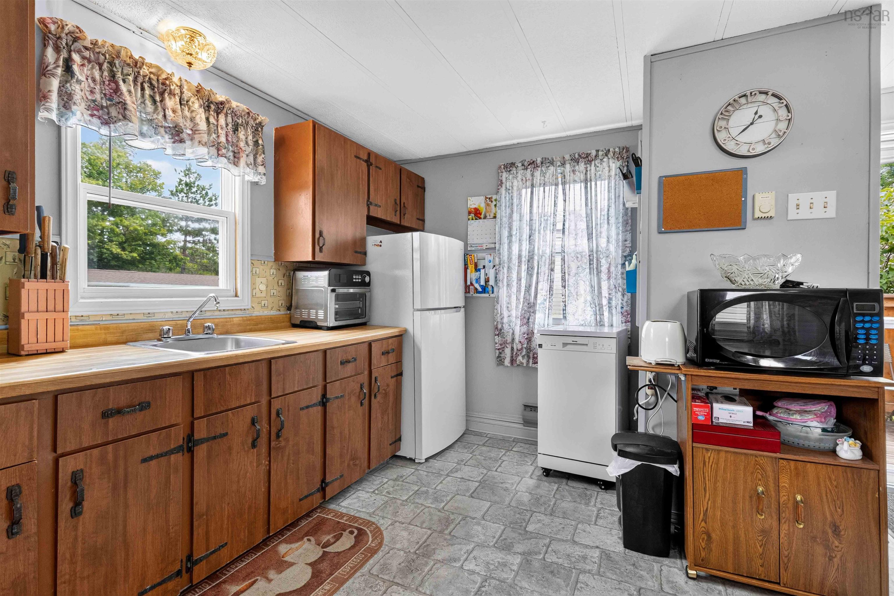 735 Fern Drive, Beaver Bank, NS (MLS 202620005)
