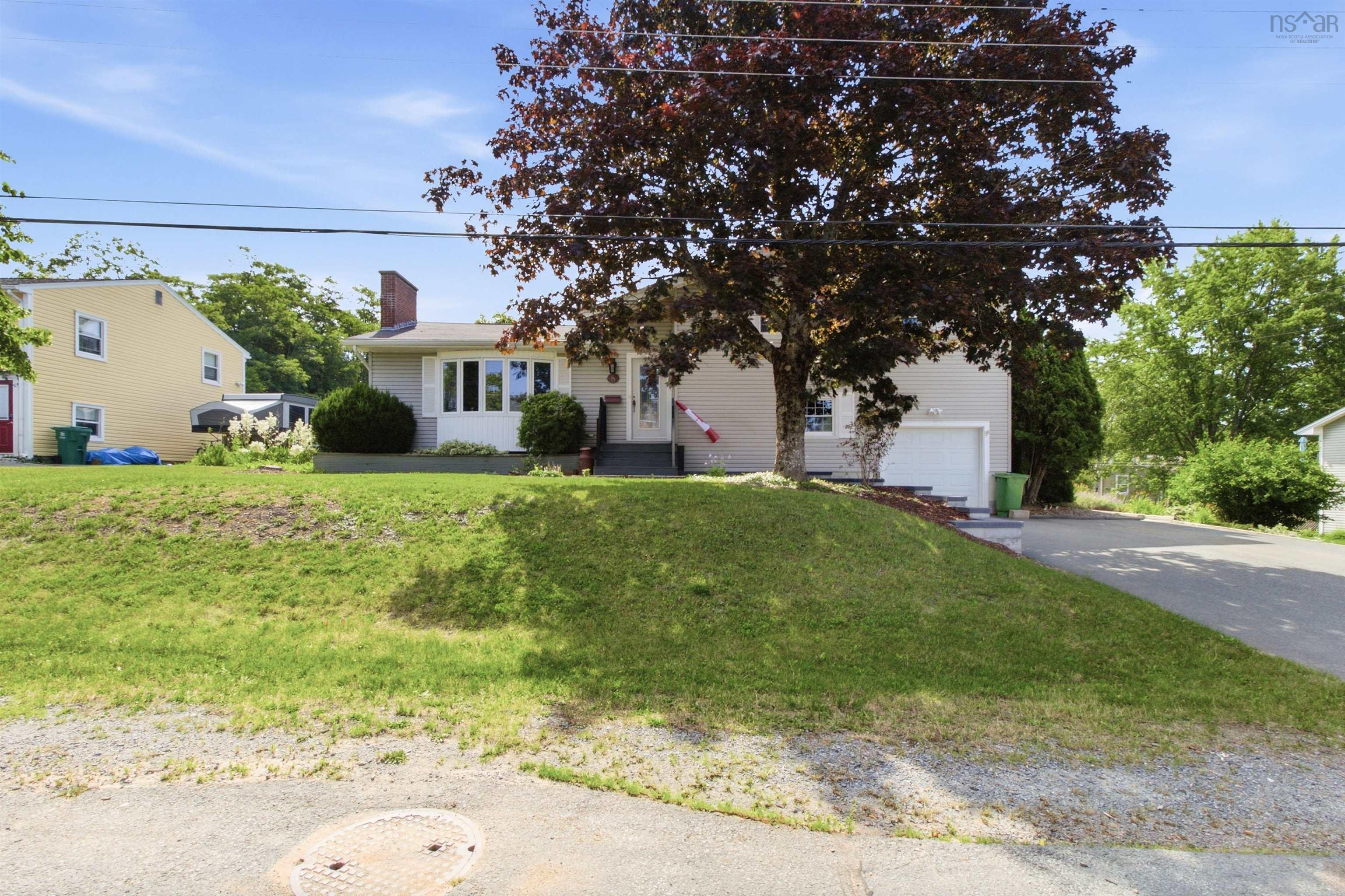$459,900.00: 8 Lakeview Drive, Windsor