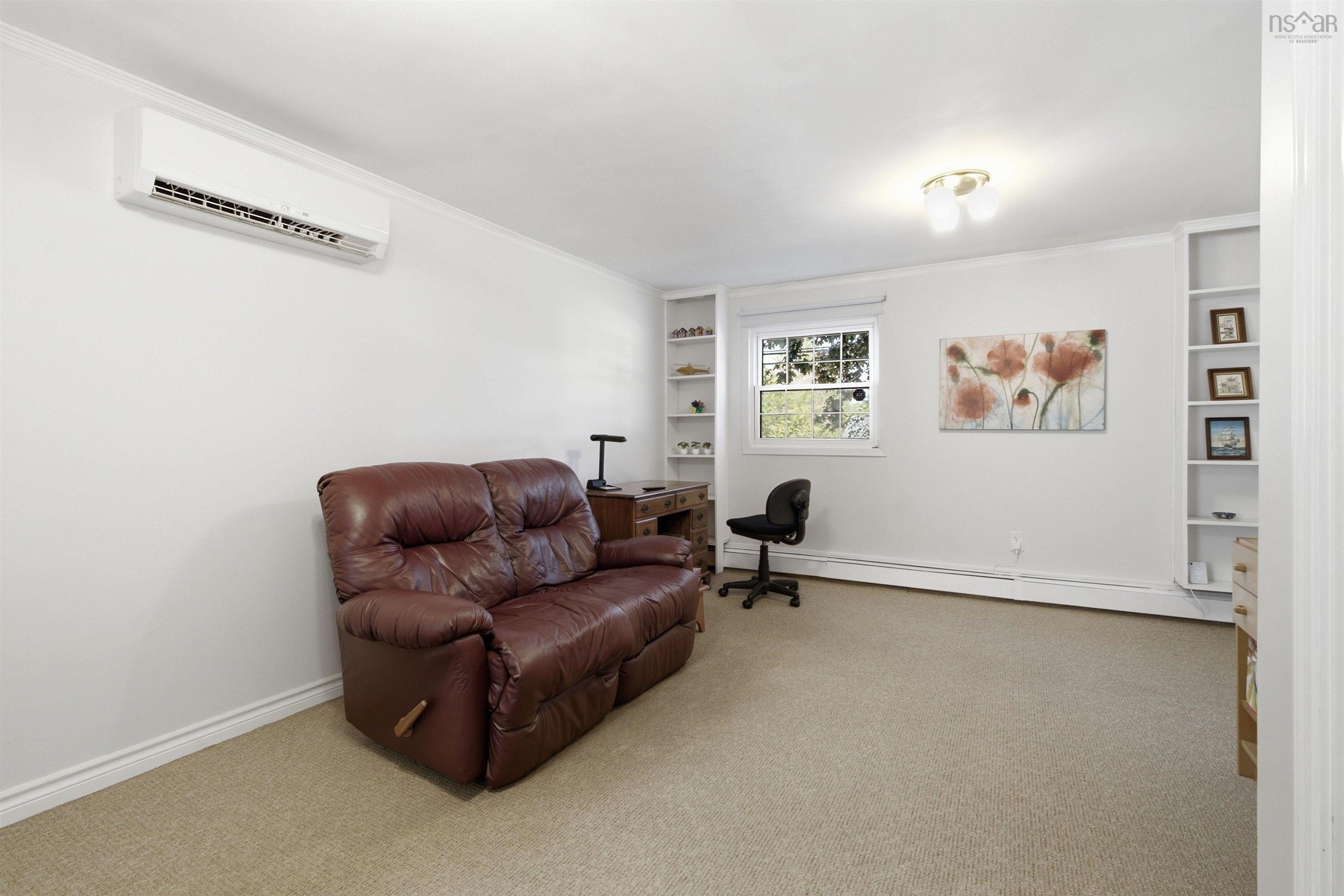 $459,900.00: 8 Lakeview Drive, Windsor