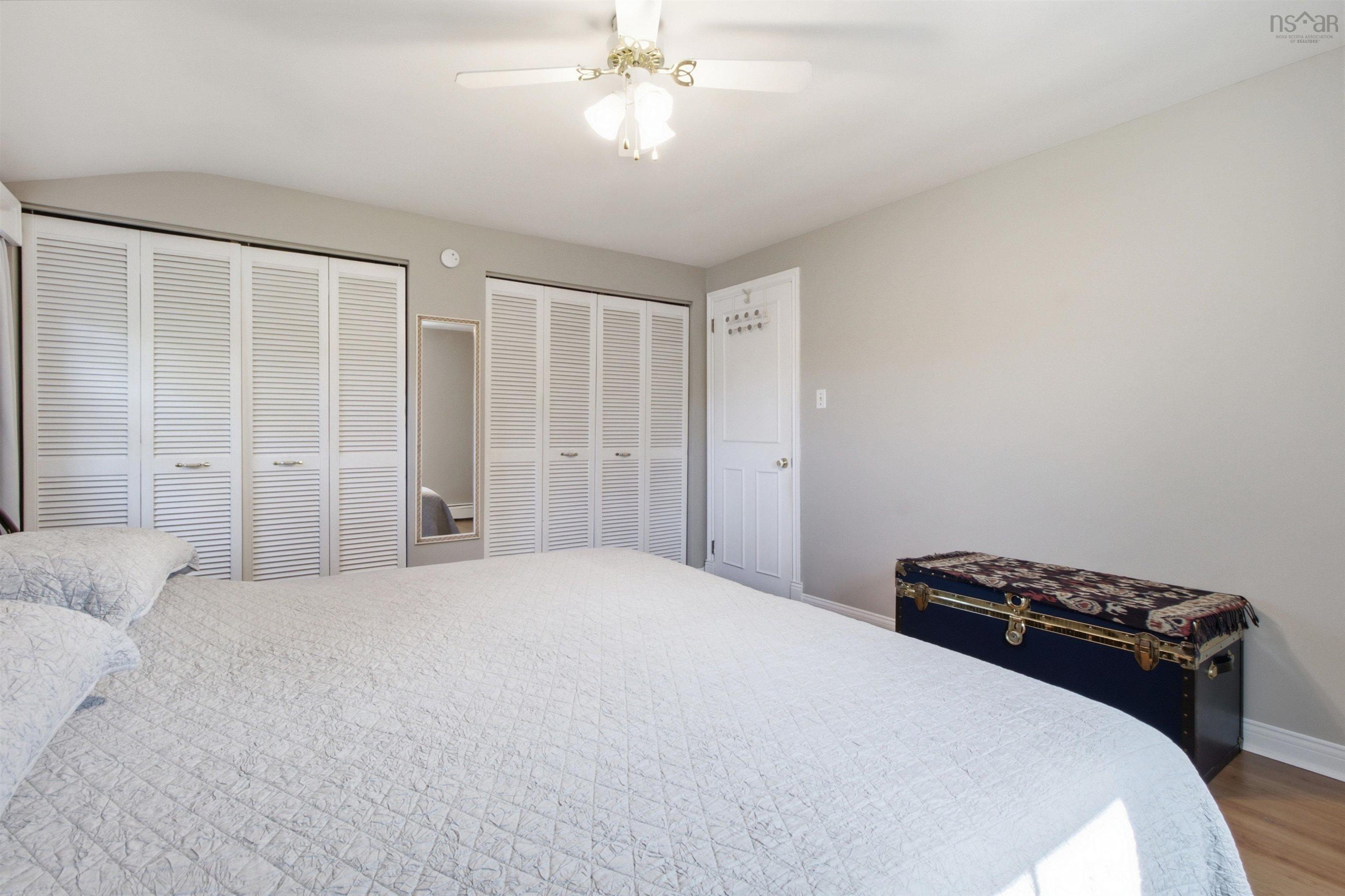 $459,900.00: 8 Lakeview Drive, Windsor