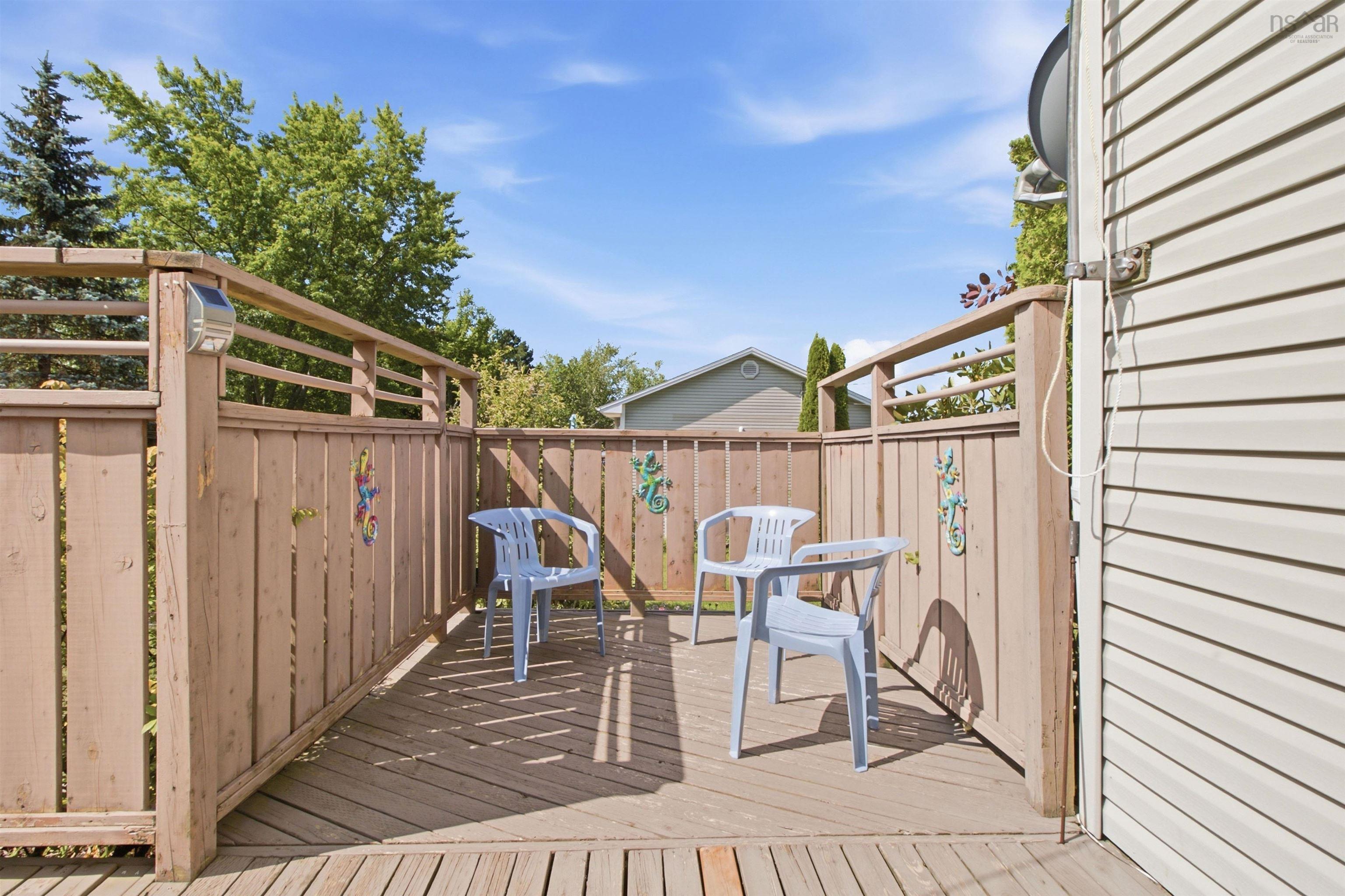 $459,900.00: 8 Lakeview Drive, Windsor