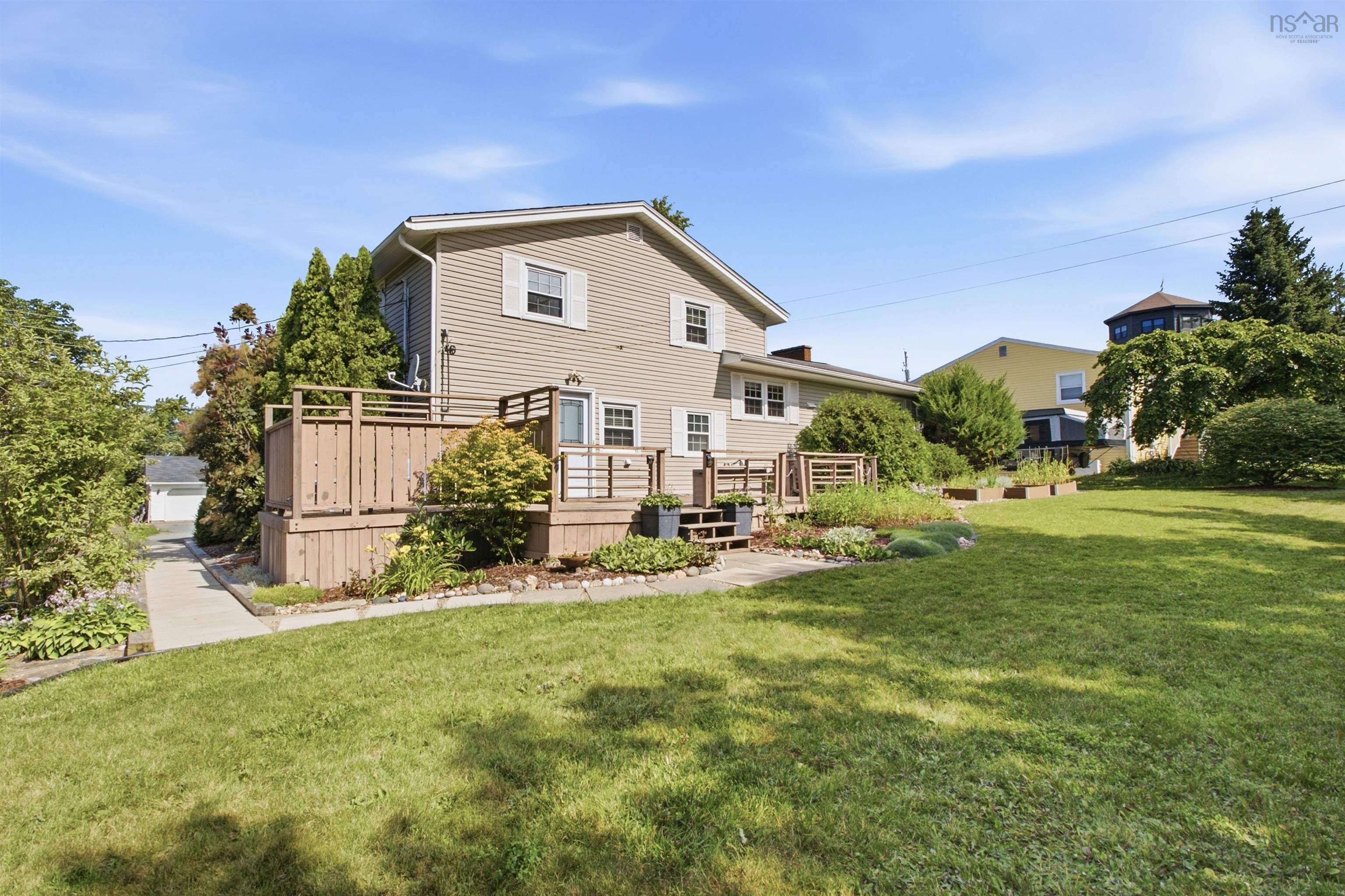 $459,900.00: 8 Lakeview Drive, Windsor