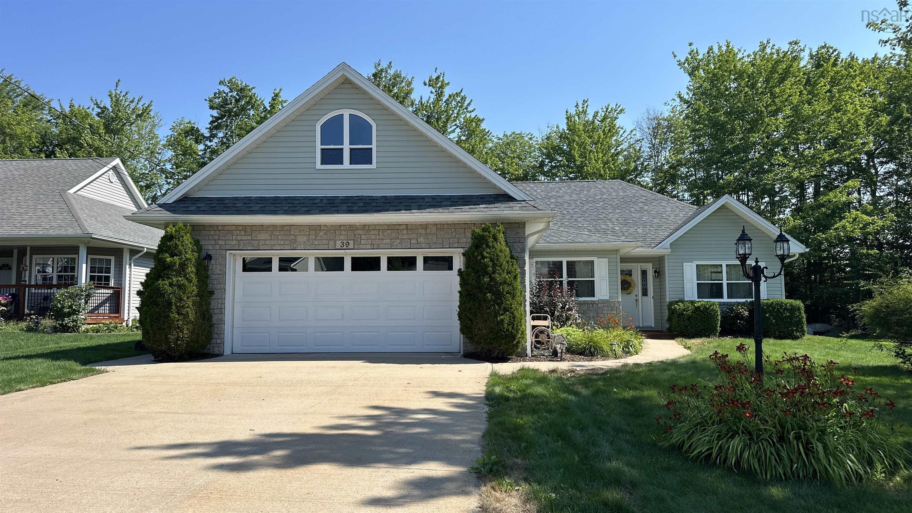 $599,000.00: 39 Lacy Anne Avenue, Enfield