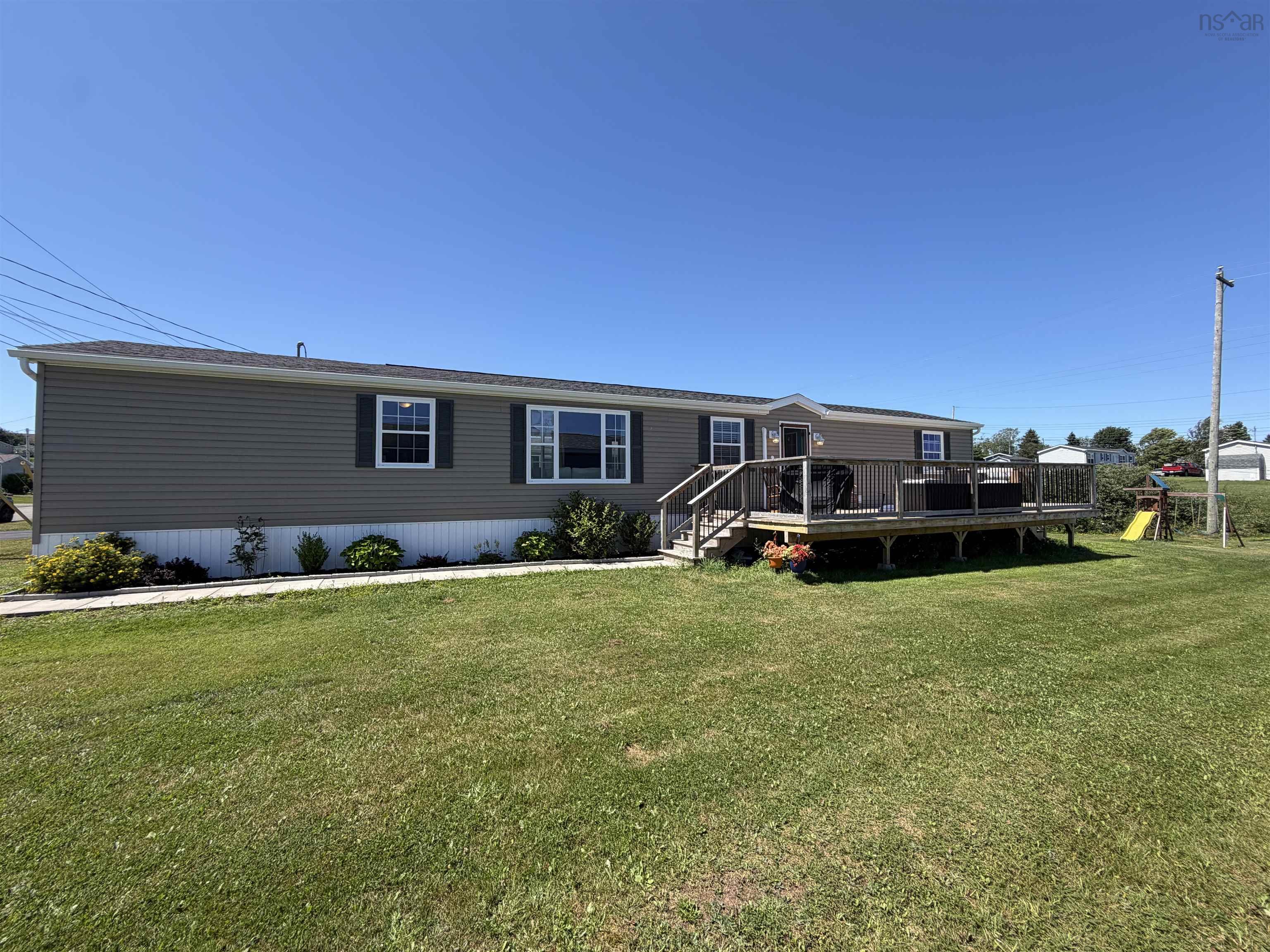 $219,900.00: 14 South Hill Drive, West River