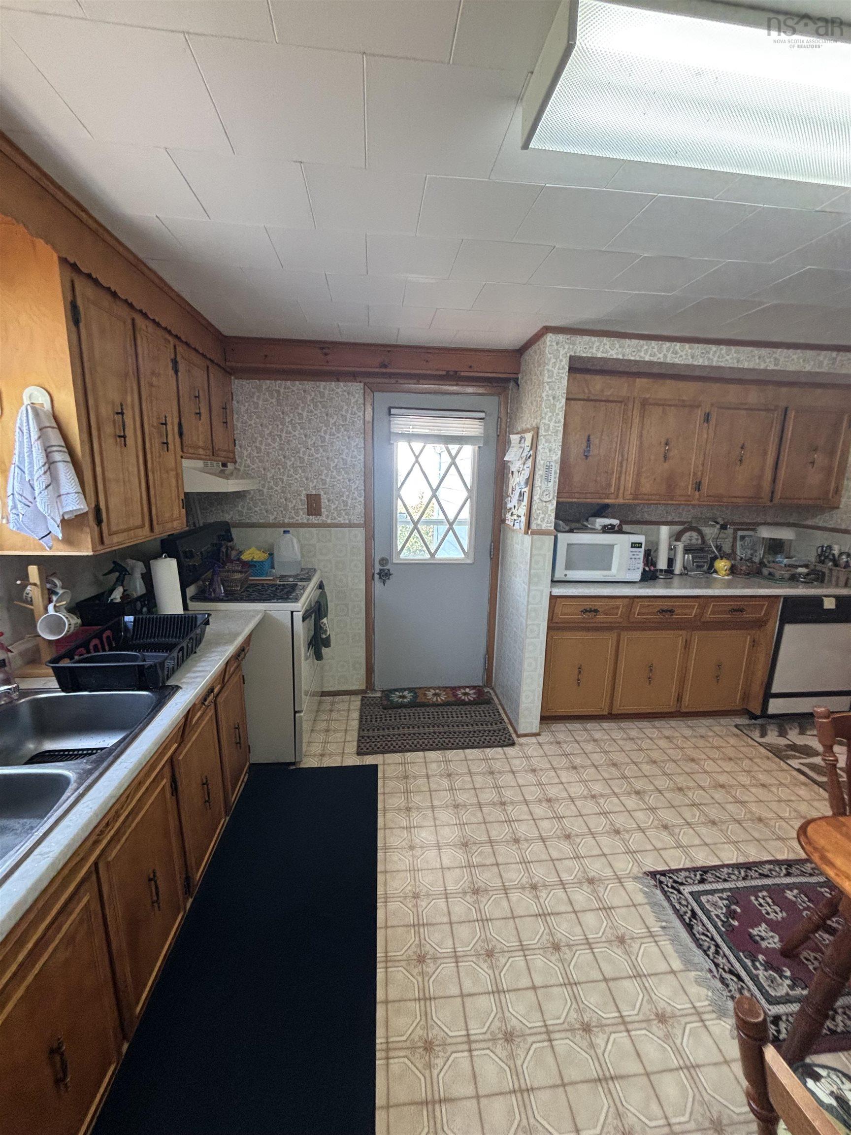 $214,900.00: 652 Shore Road, Sydney Mines