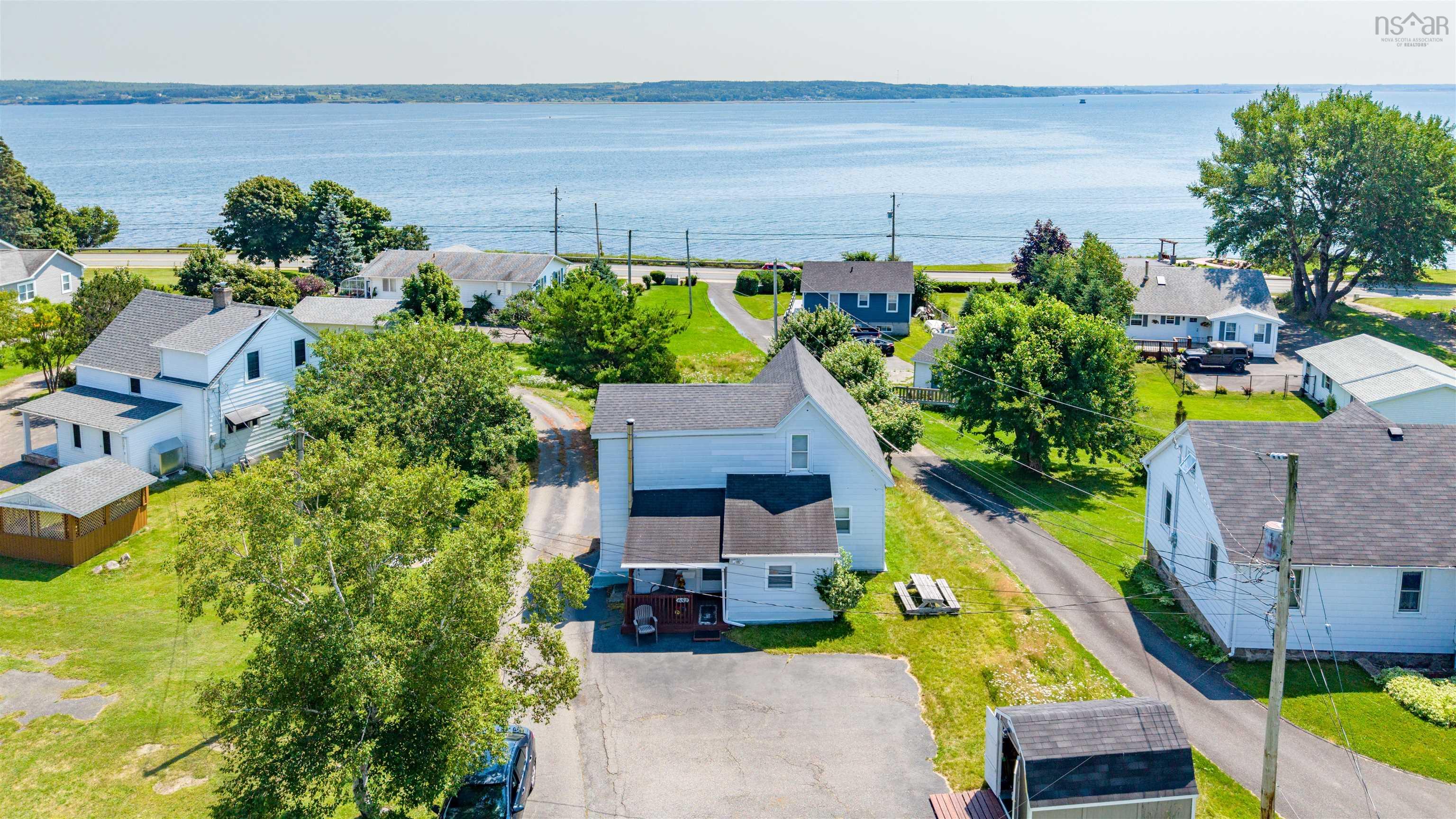 $214,900.00: 652 Shore Road, Sydney Mines