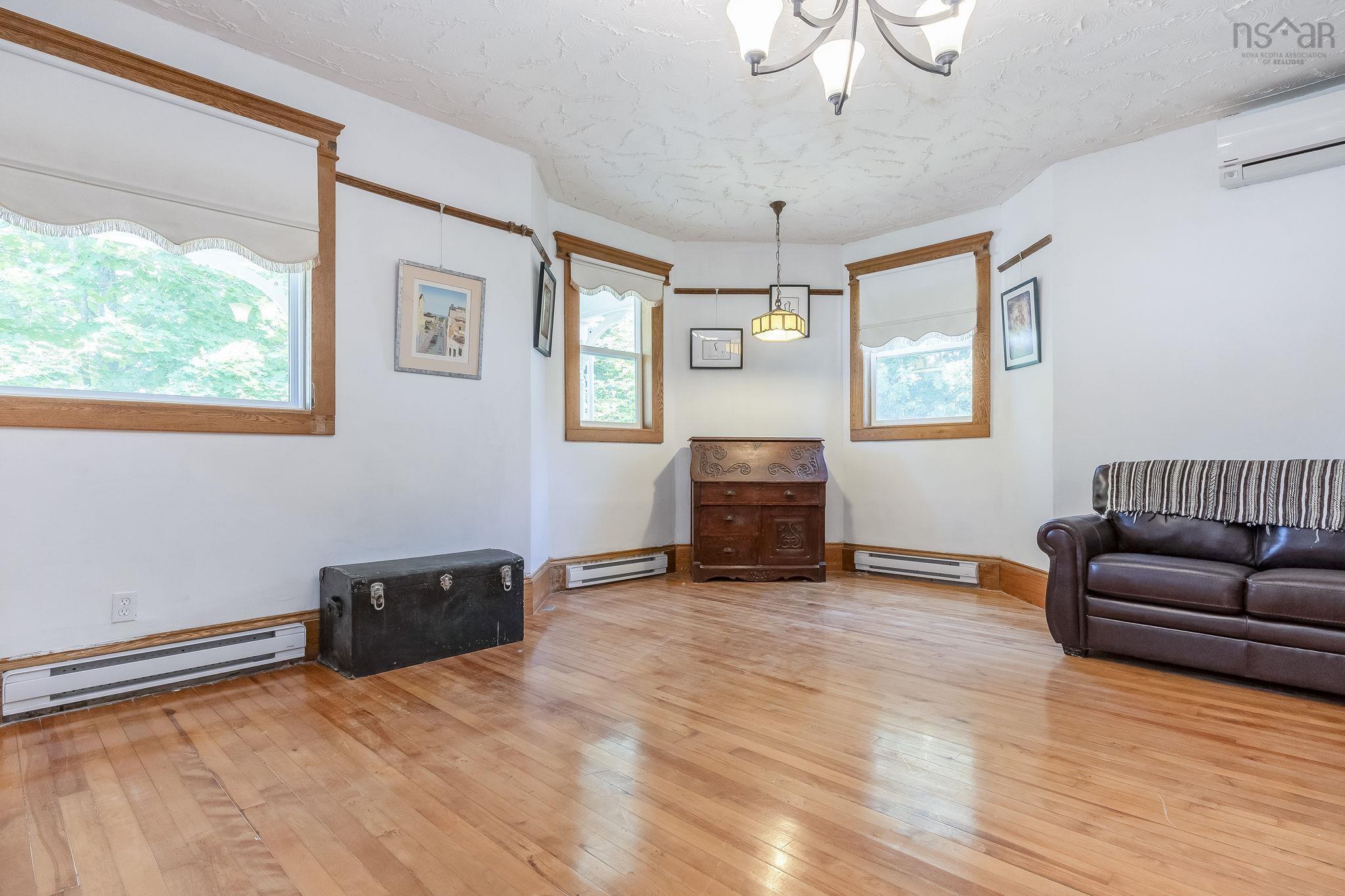 $425,000.00: 366 Main Street, Middleton