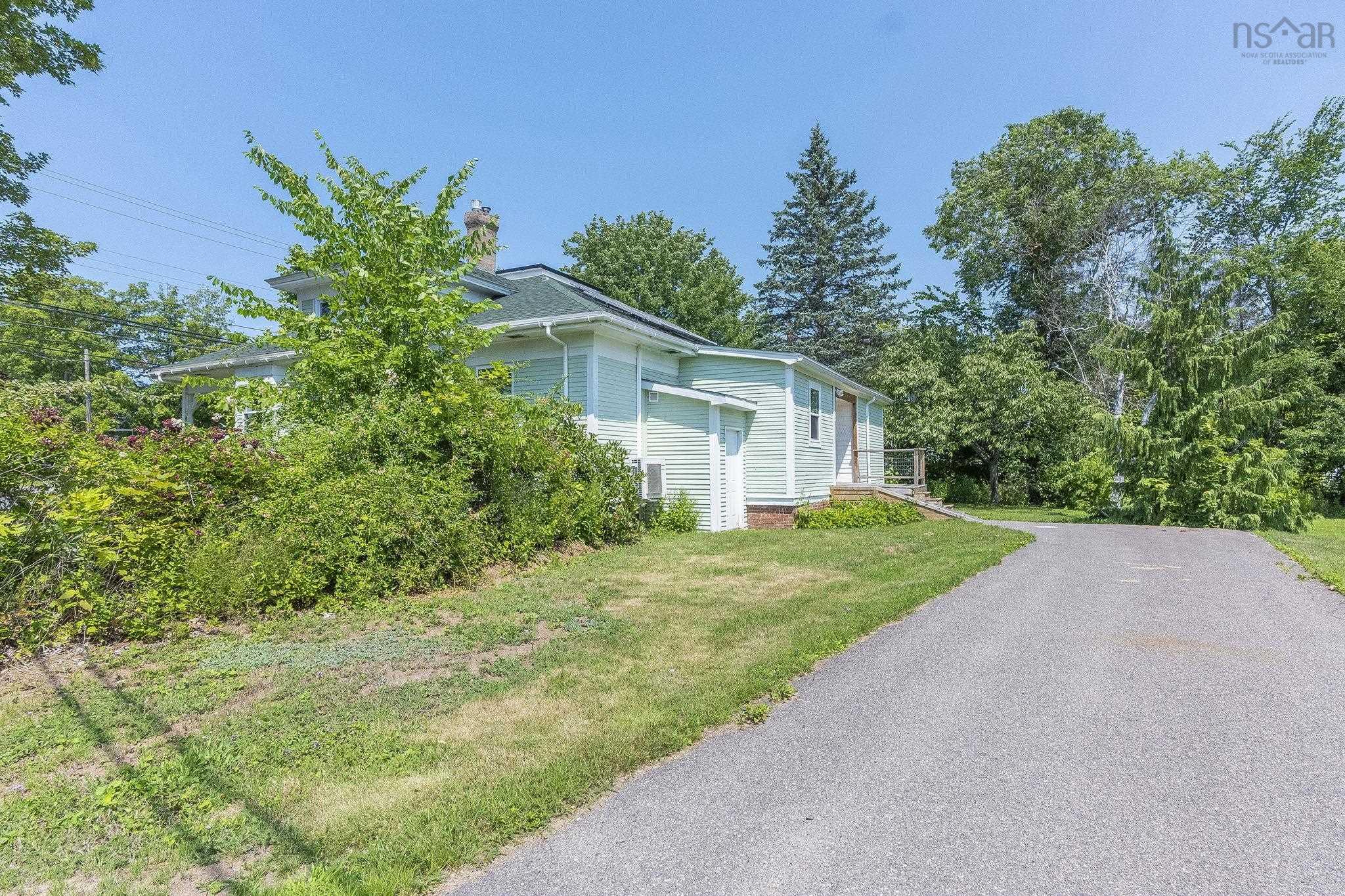 $425,000.00: 366 Main Street, Middleton