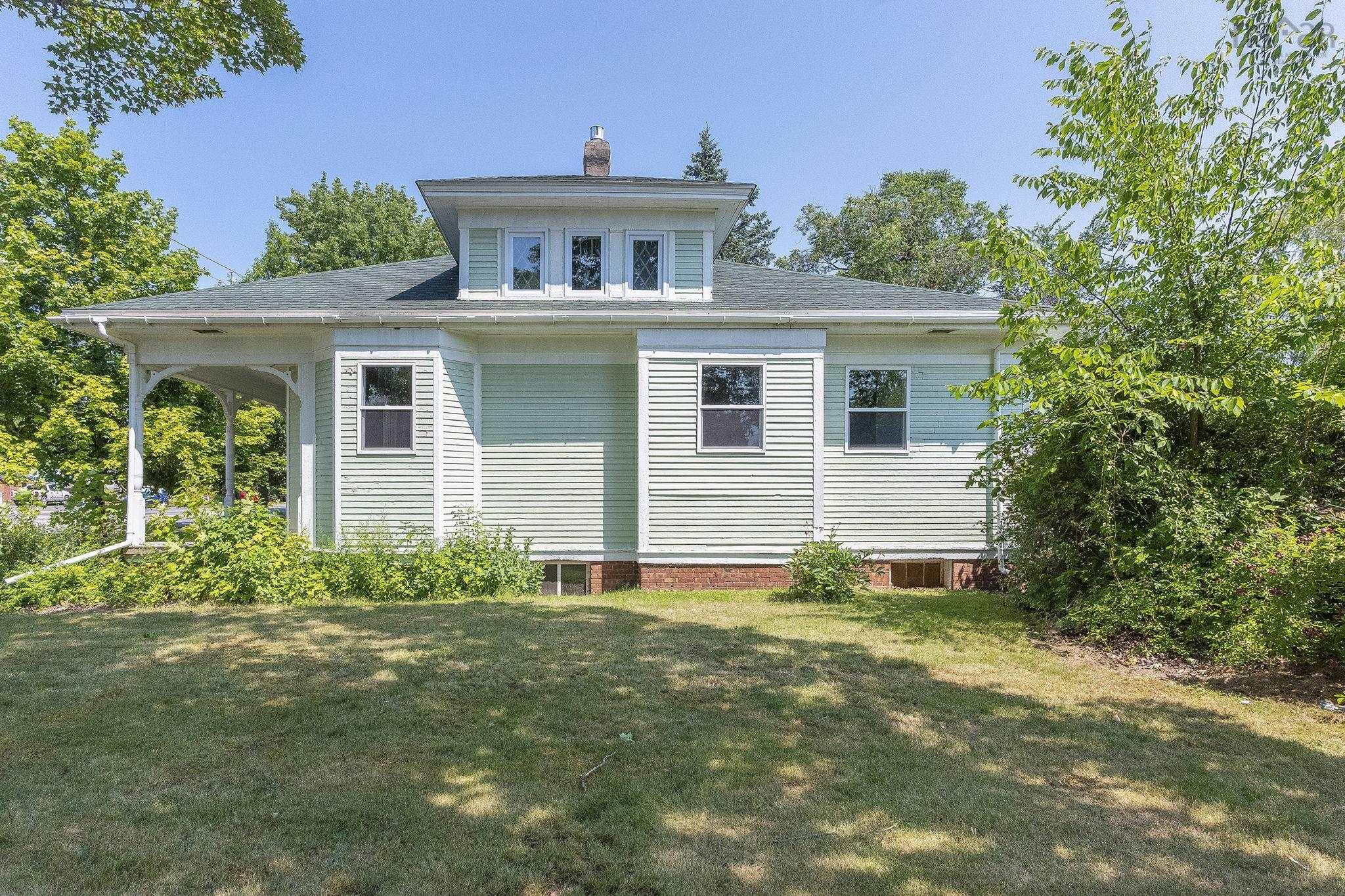 $425,000.00: 366 Main Street, Middleton