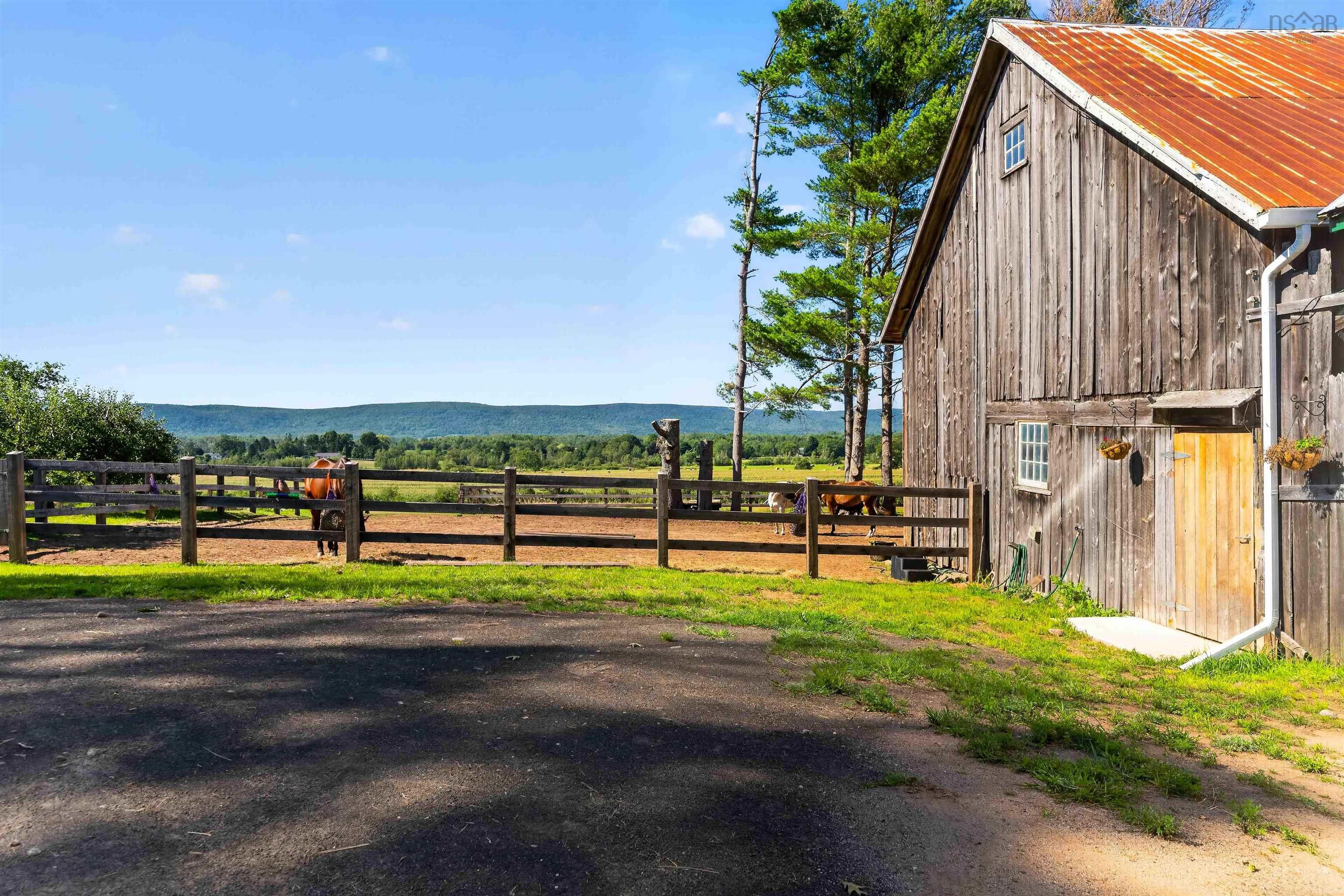 $949,000.00: 5019 201 Highway, West Paradise