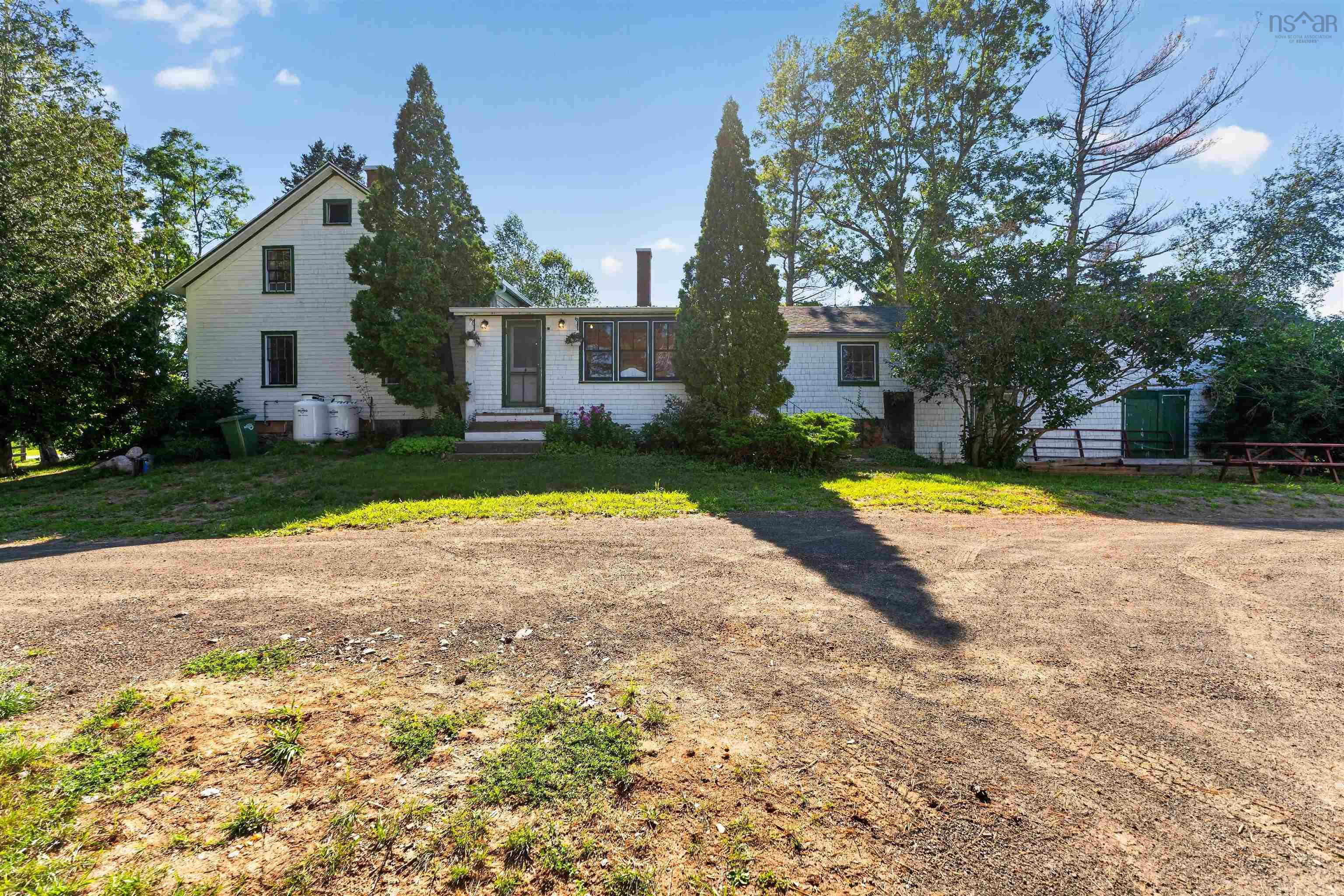 $899,999.00: 5019 201 Highway, West Paradise