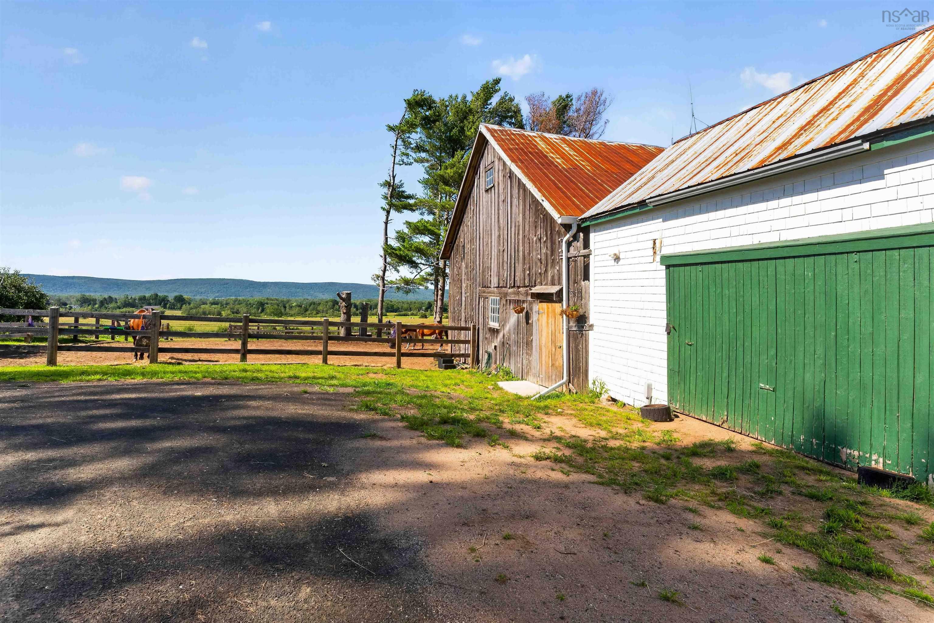 $949,000.00: 5019 201 Highway, West Paradise