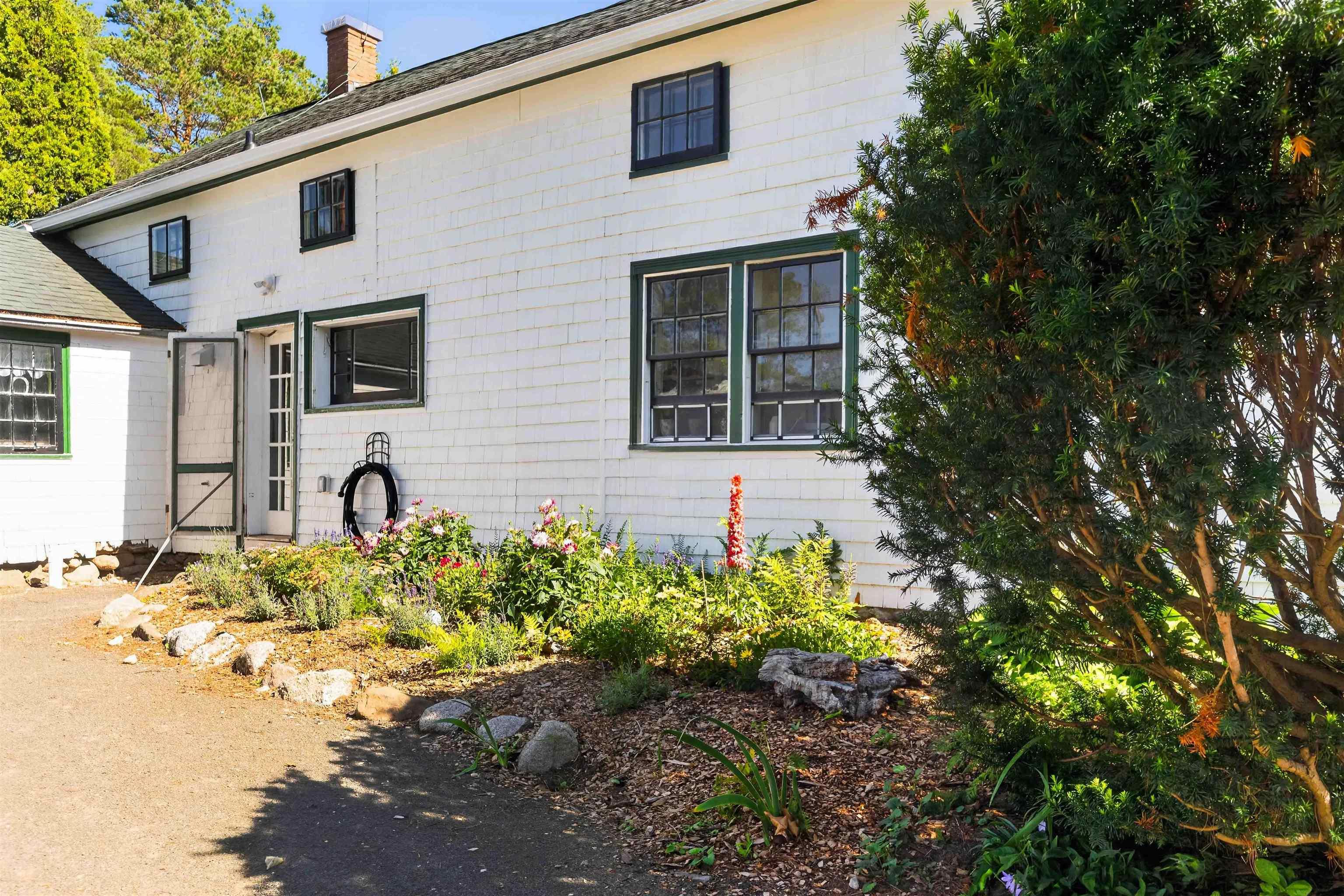 $949,000.00: 5019 201 Highway, West Paradise