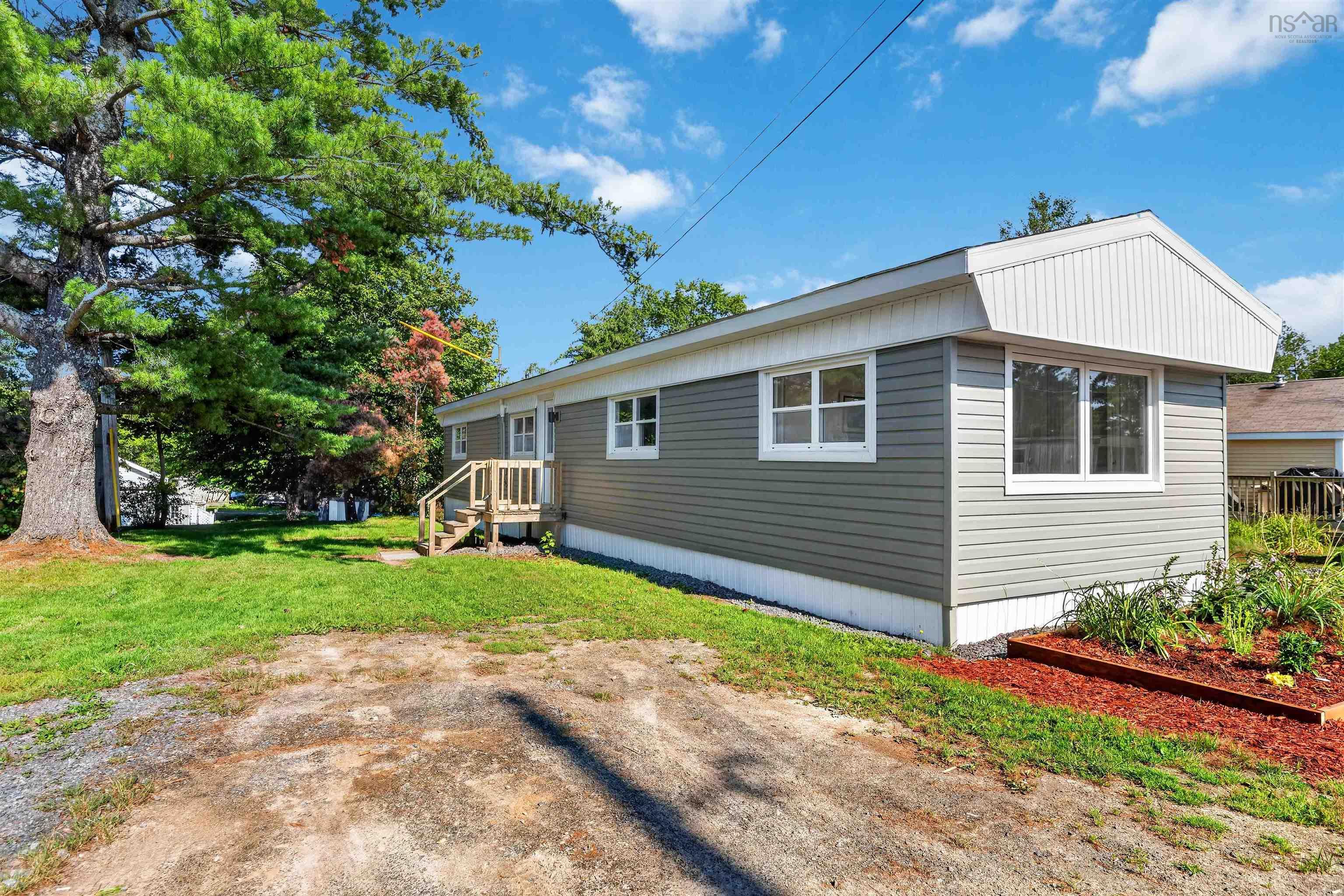 $249,900.00: 13 Hilltop Drive, Falmouth