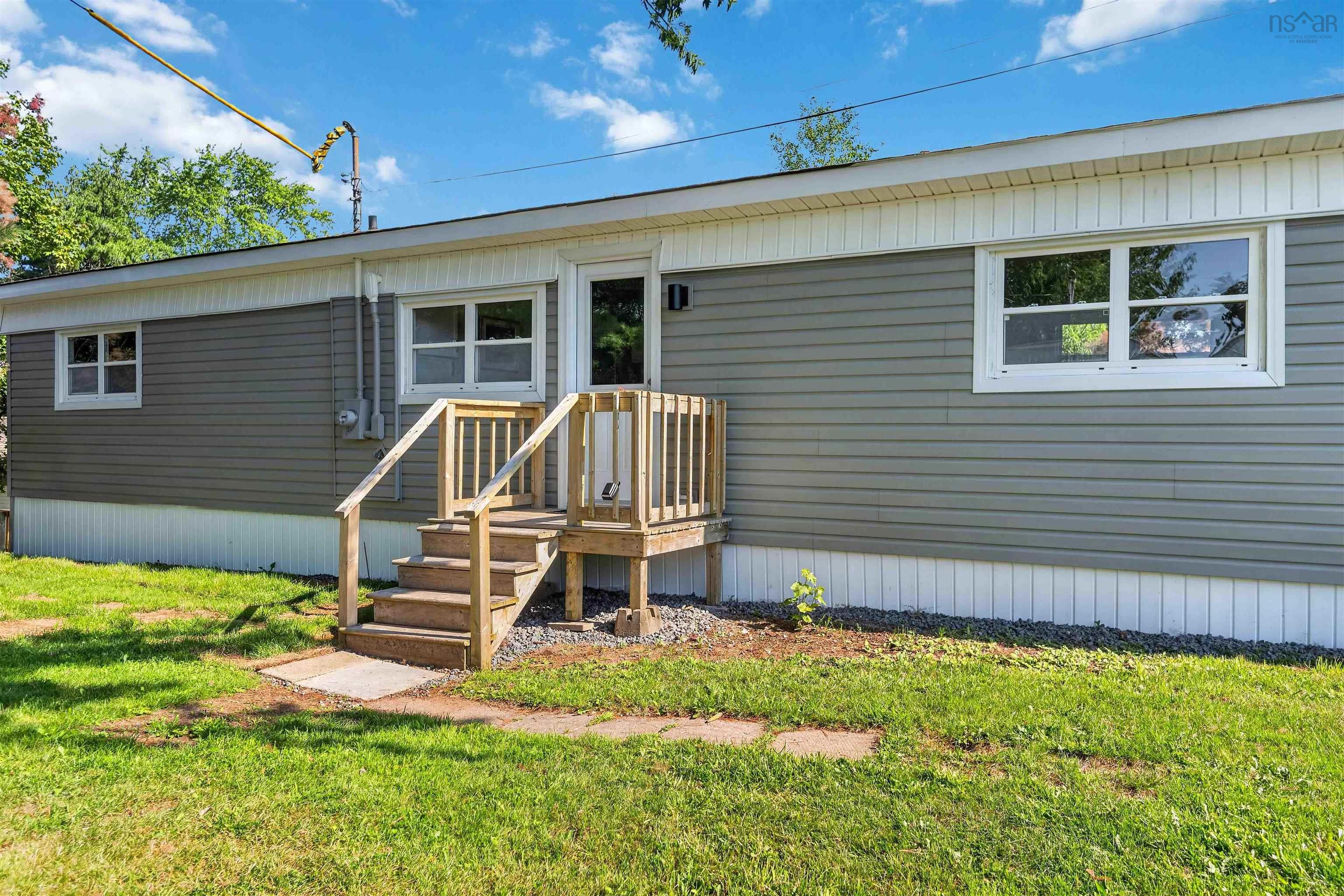 $249,900.00: 13 Hilltop Drive, Falmouth