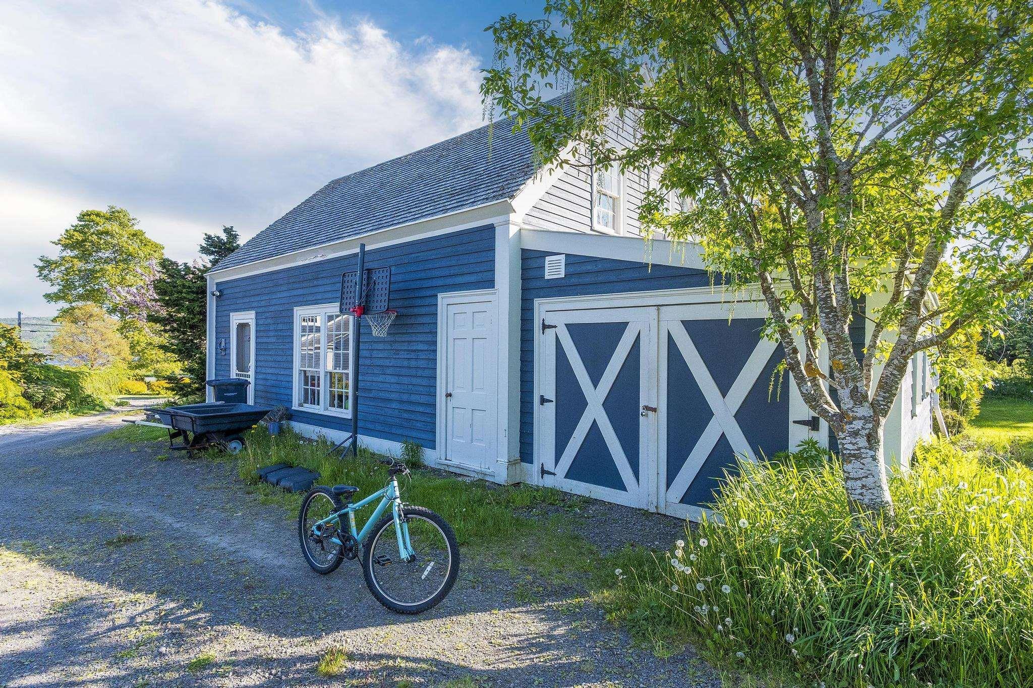 $995,000.00: 5233 Granville Road, Granville Ferry