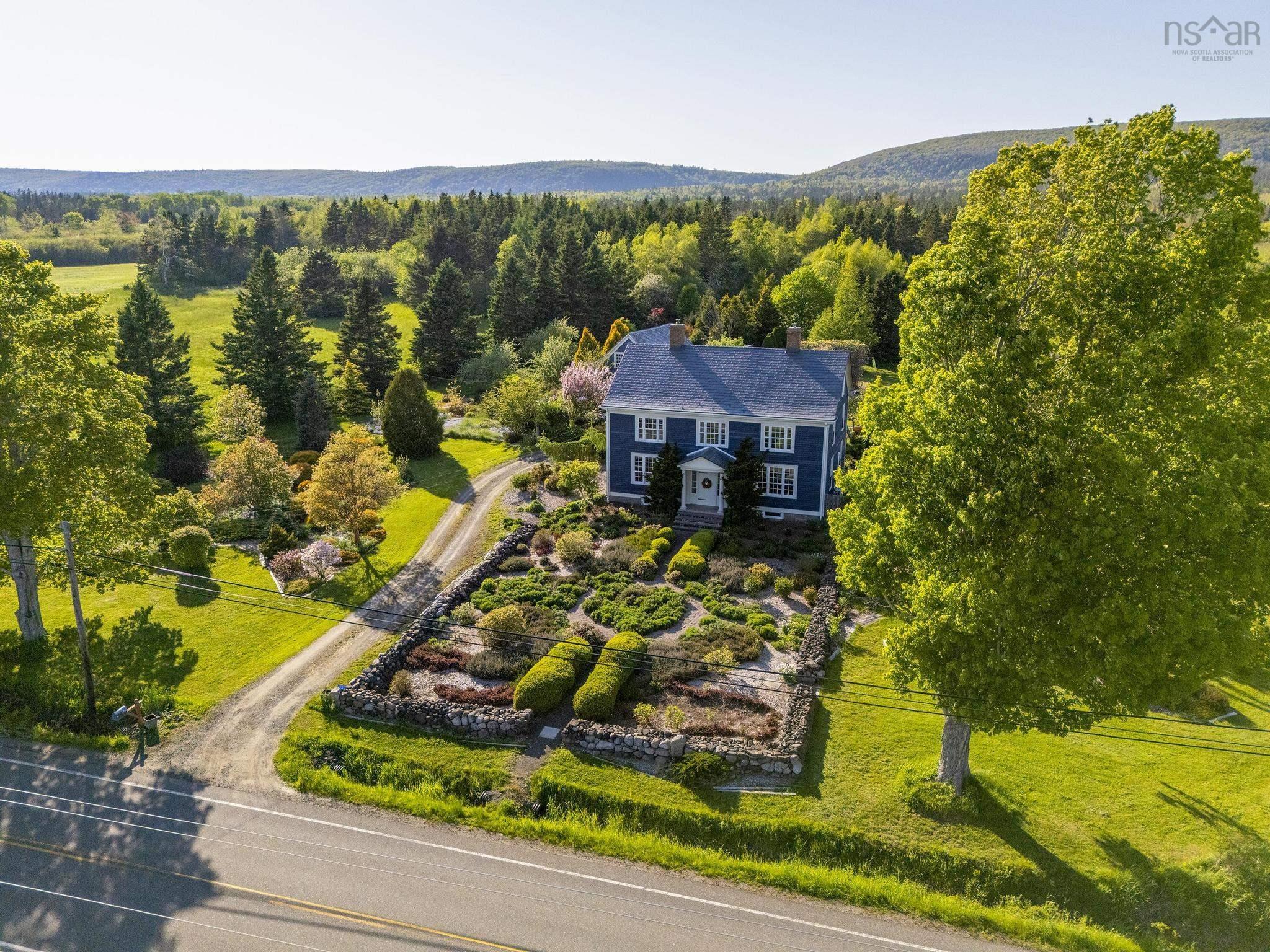$995,000.00: 5233 Granville Road, Granville Ferry