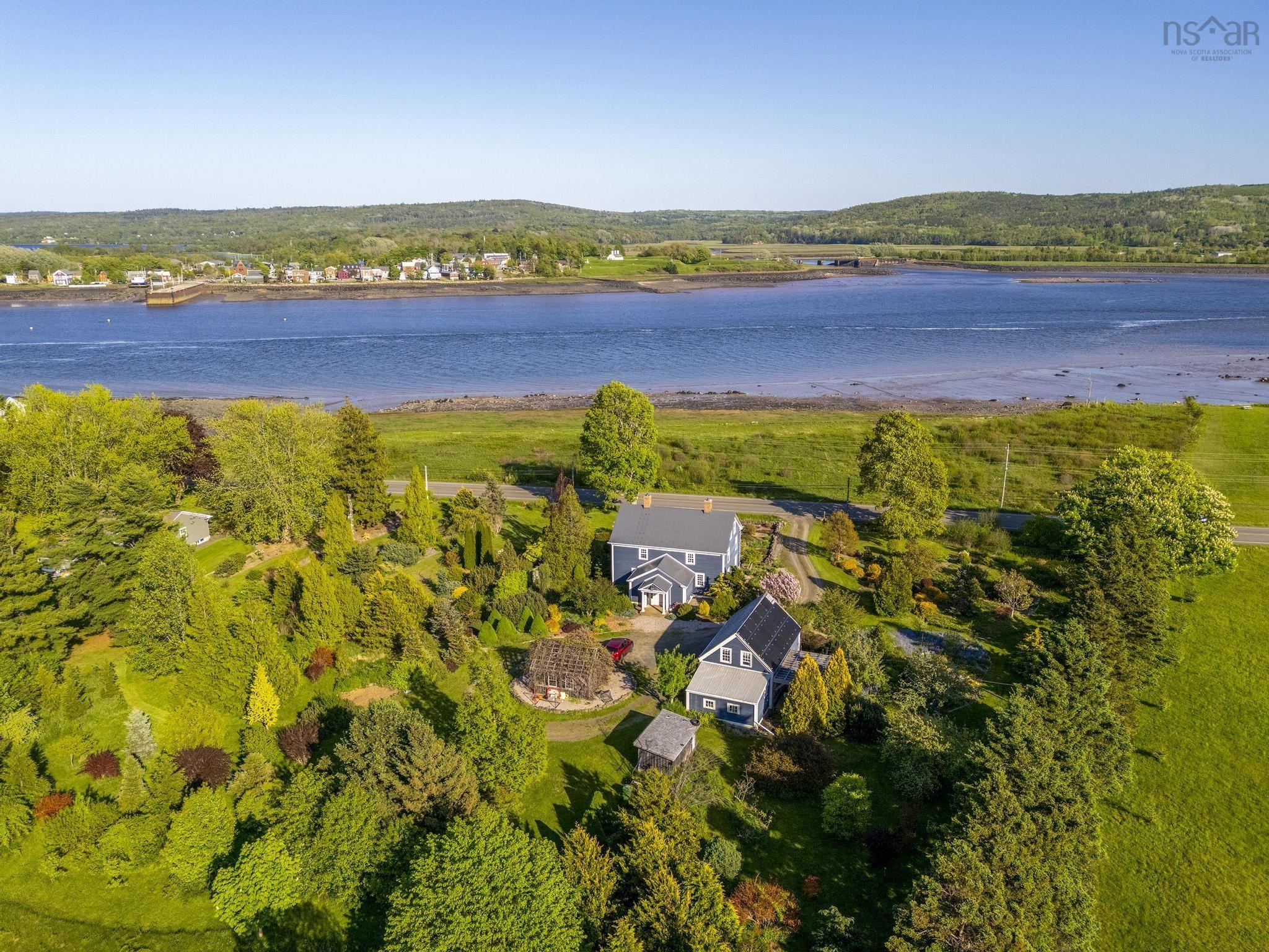 $995,000.00: 5233 Granville Road, Granville Ferry
