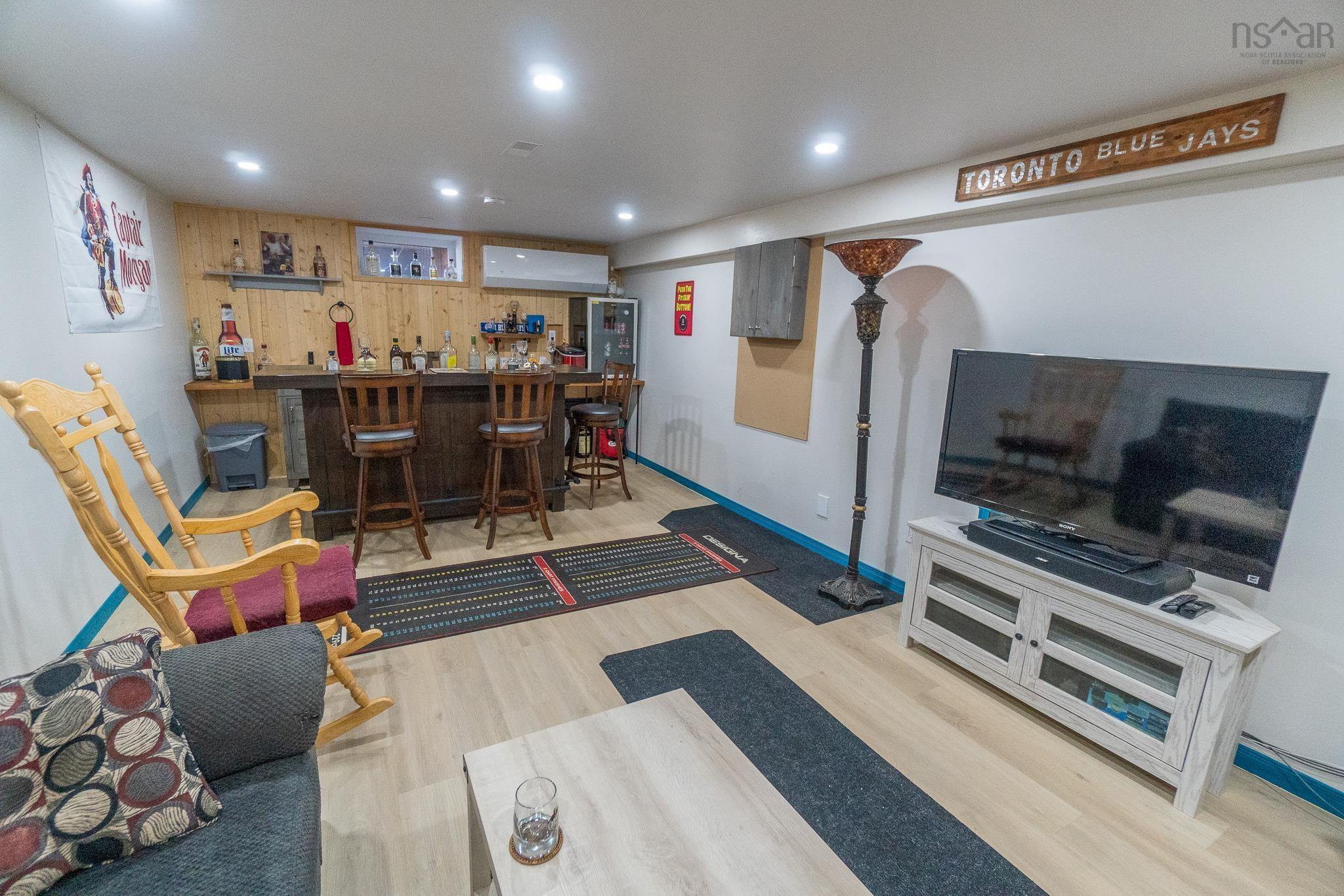 $1,150,000.00: 238 Lynn Road, East Mapleton