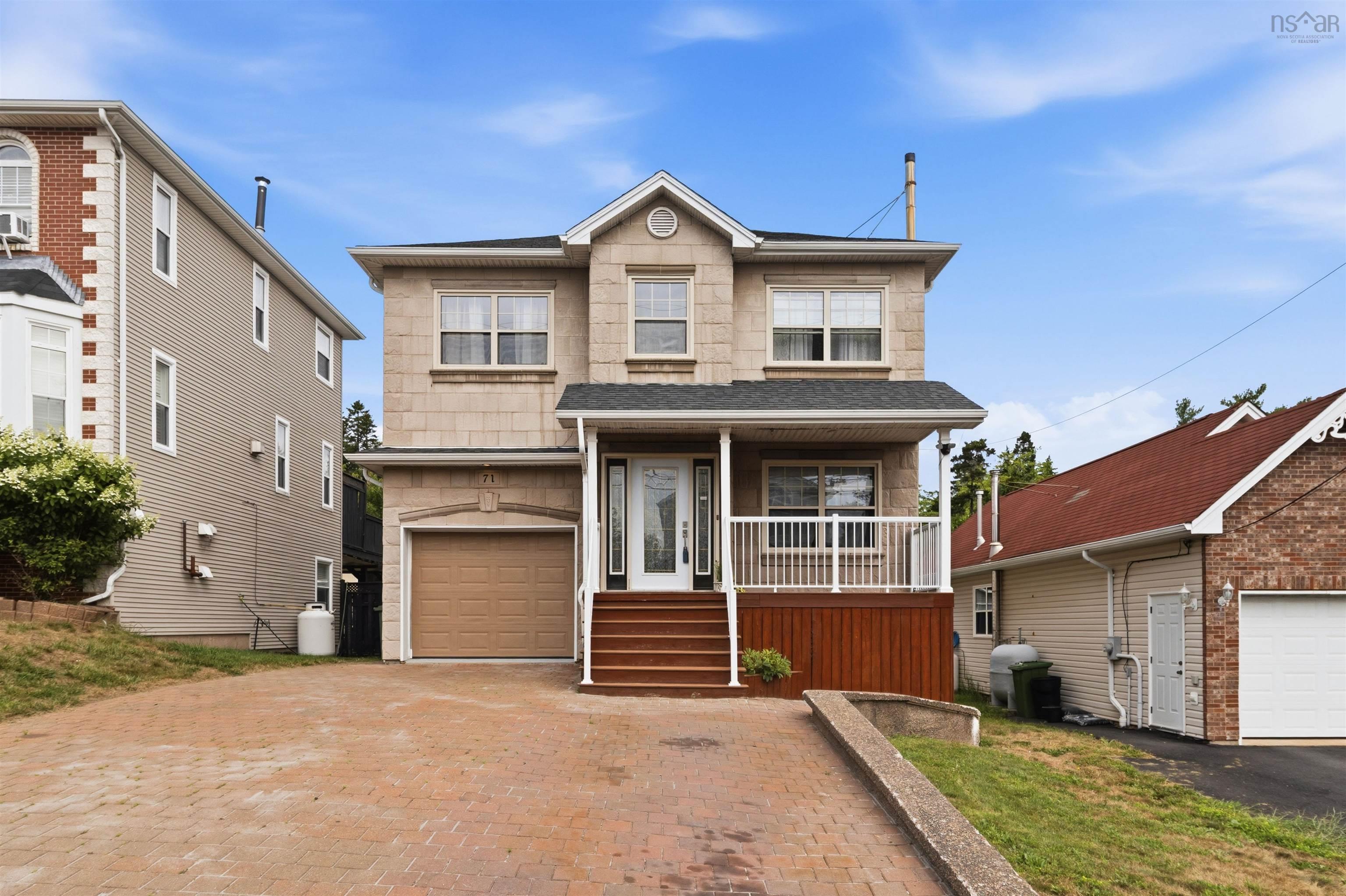 $749,998.00: 71 Cutter Drive Drive, Rockingham