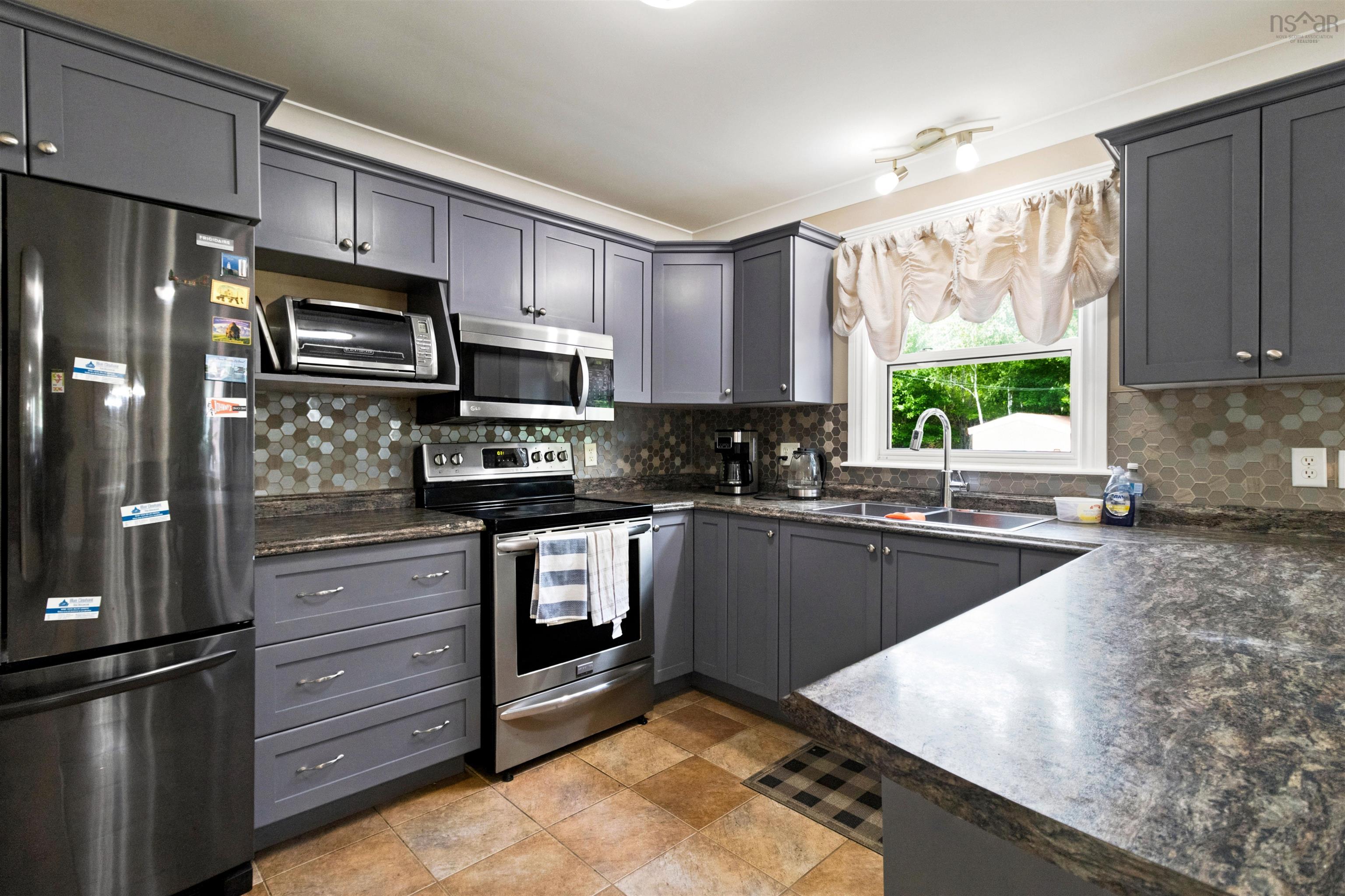 $749,998.00: 71 Cutter Drive Drive, Rockingham