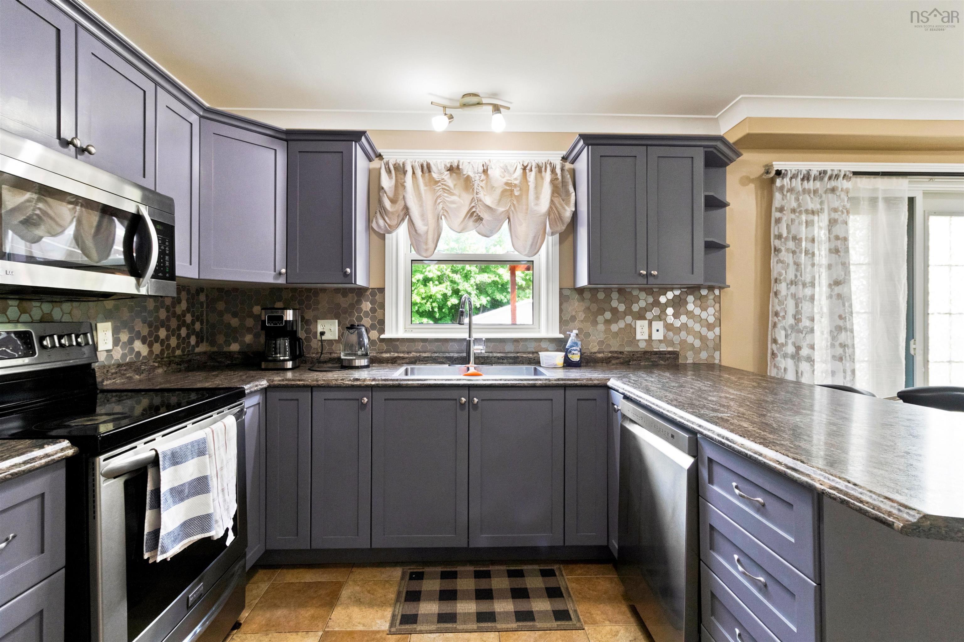 $749,998.00: 71 Cutter Drive Drive, Rockingham
