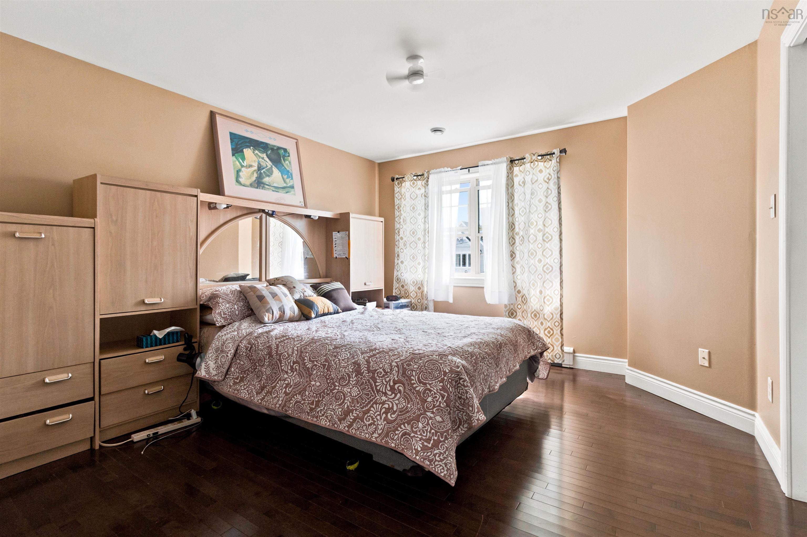 $749,998.00: 71 Cutter Drive Drive, Rockingham