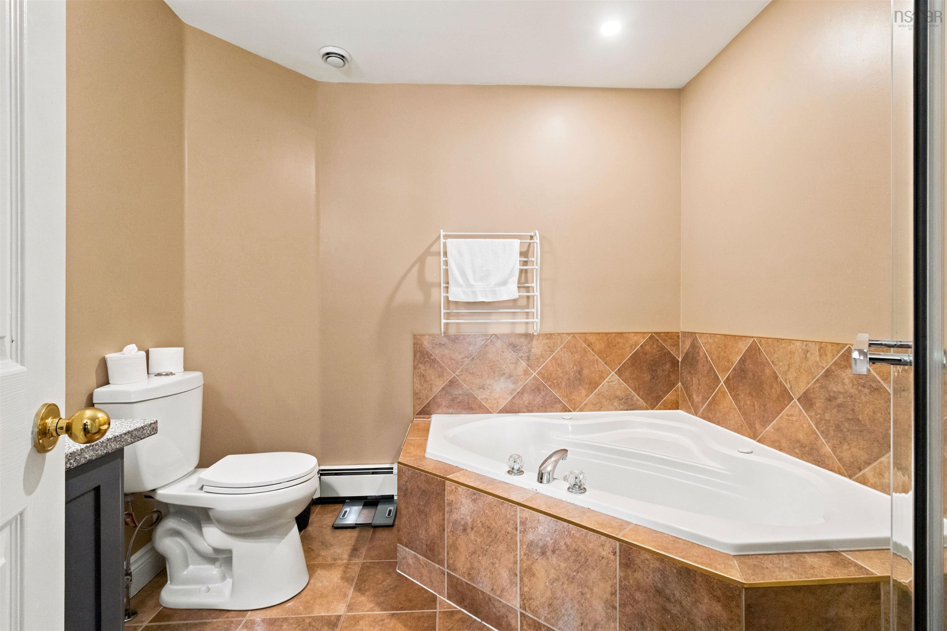 $749,998.00: 71 Cutter Drive Drive, Rockingham