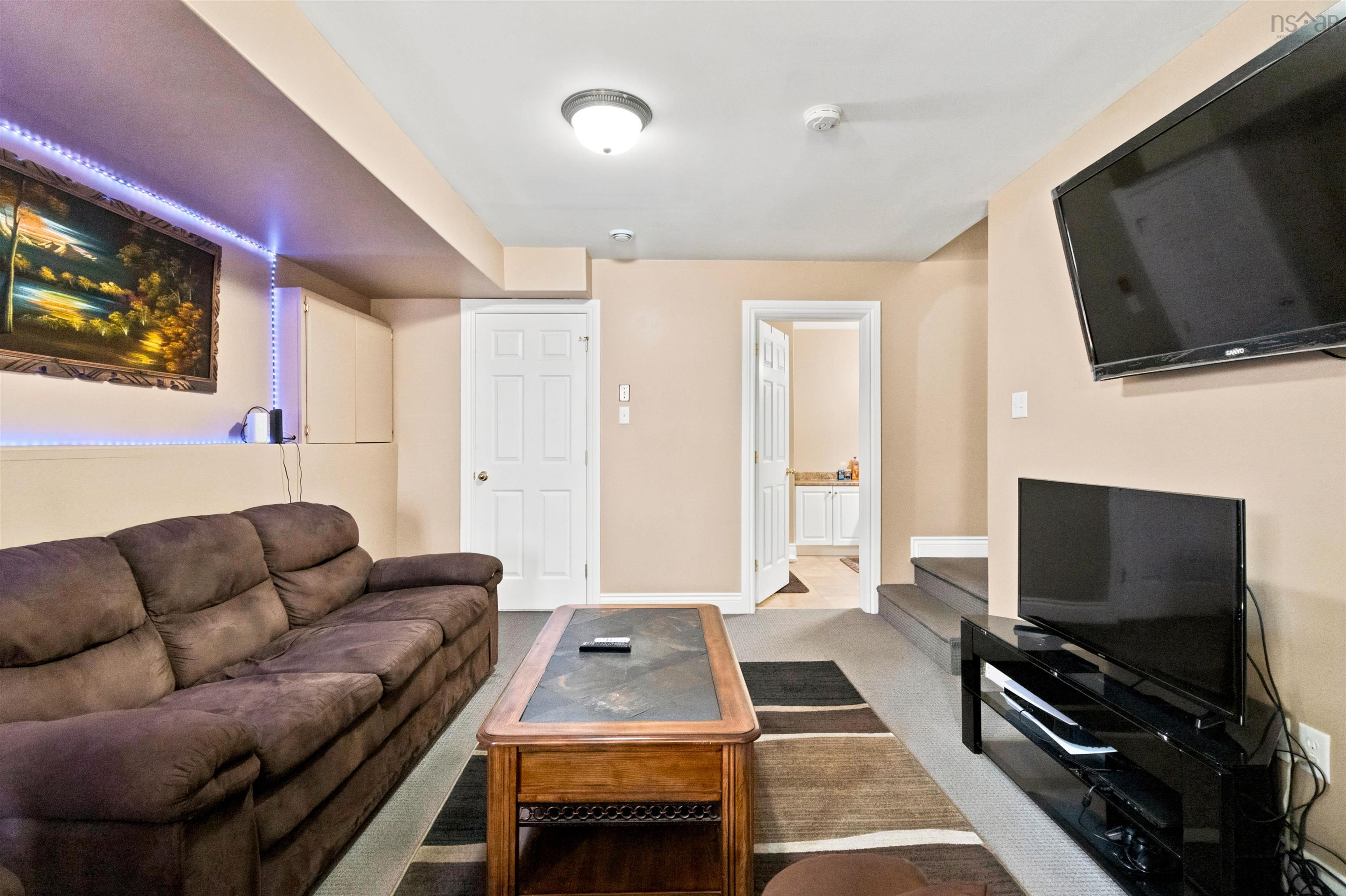 $749,998.00: 71 Cutter Drive Drive, Rockingham