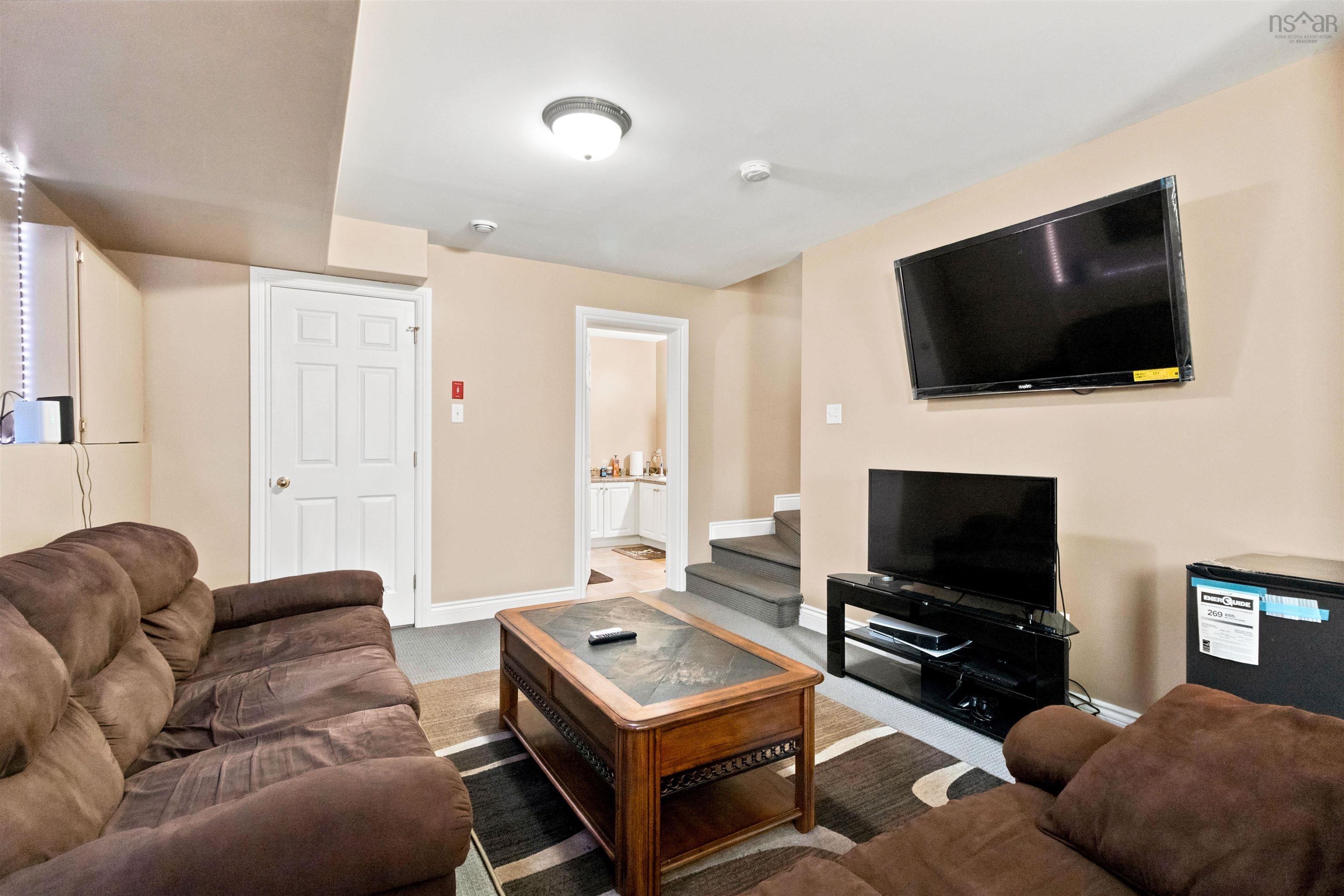 $749,998.00: 71 Cutter Drive Drive, Rockingham