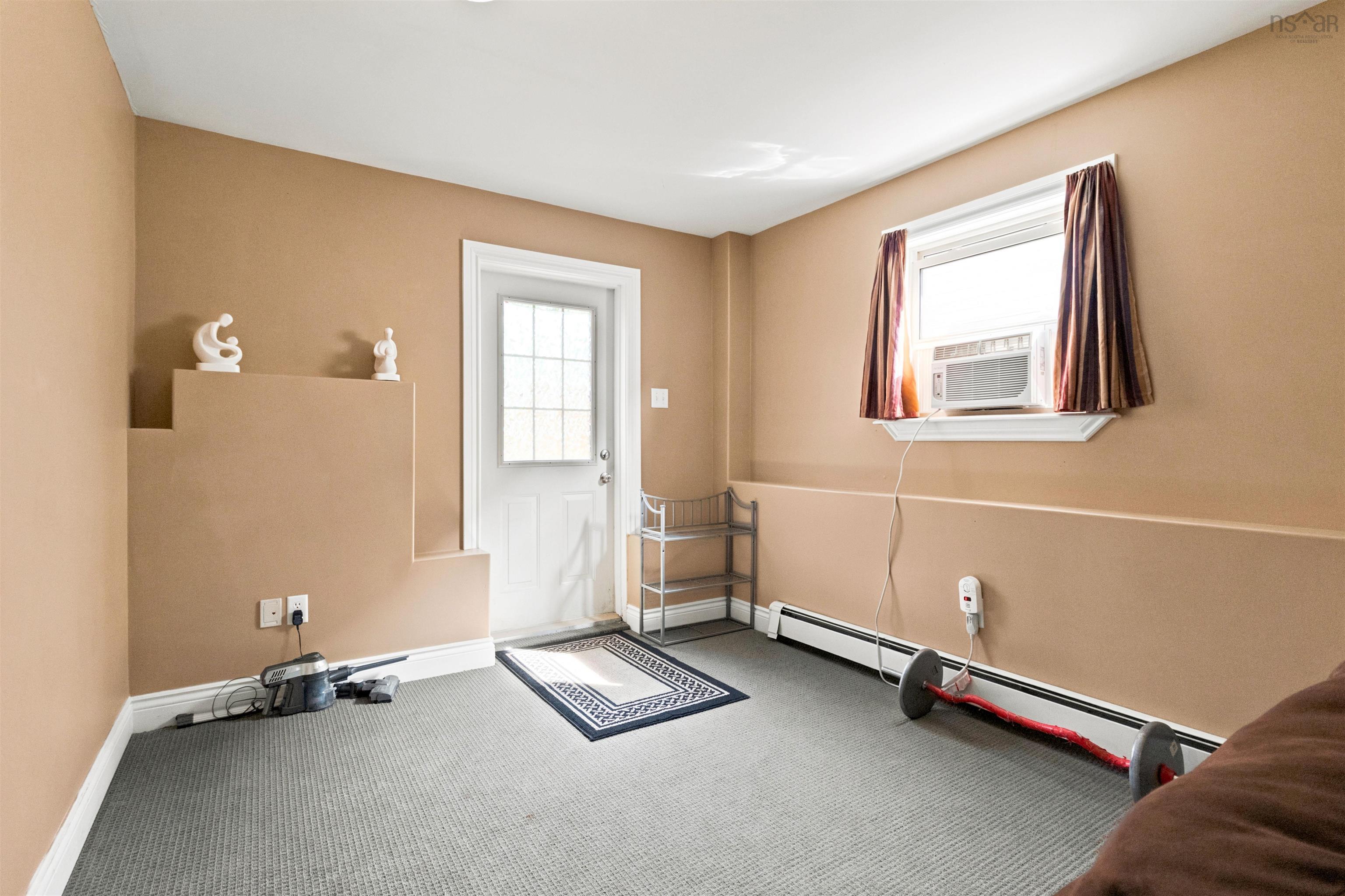 $749,998.00: 71 Cutter Drive Drive, Rockingham