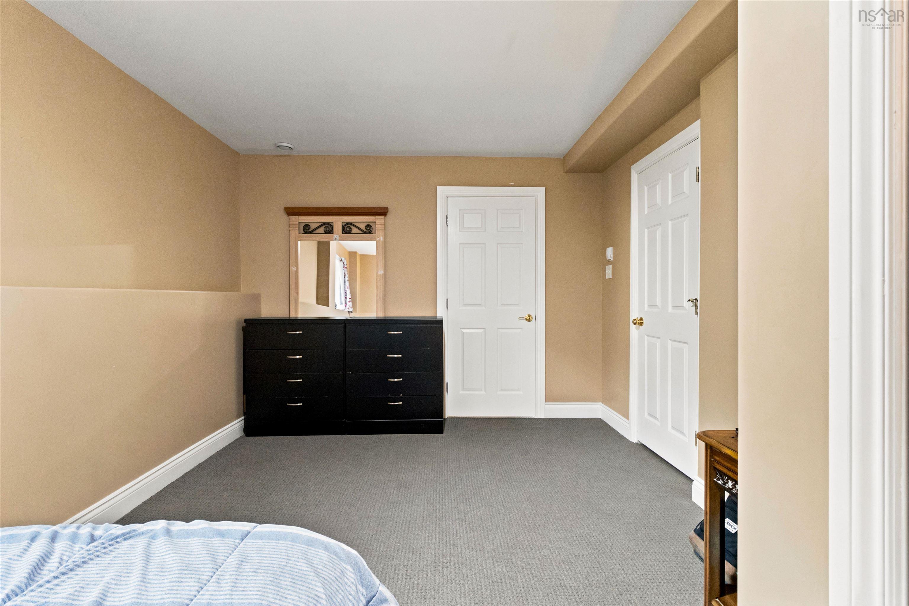 $749,998.00: 71 Cutter Drive Drive, Rockingham