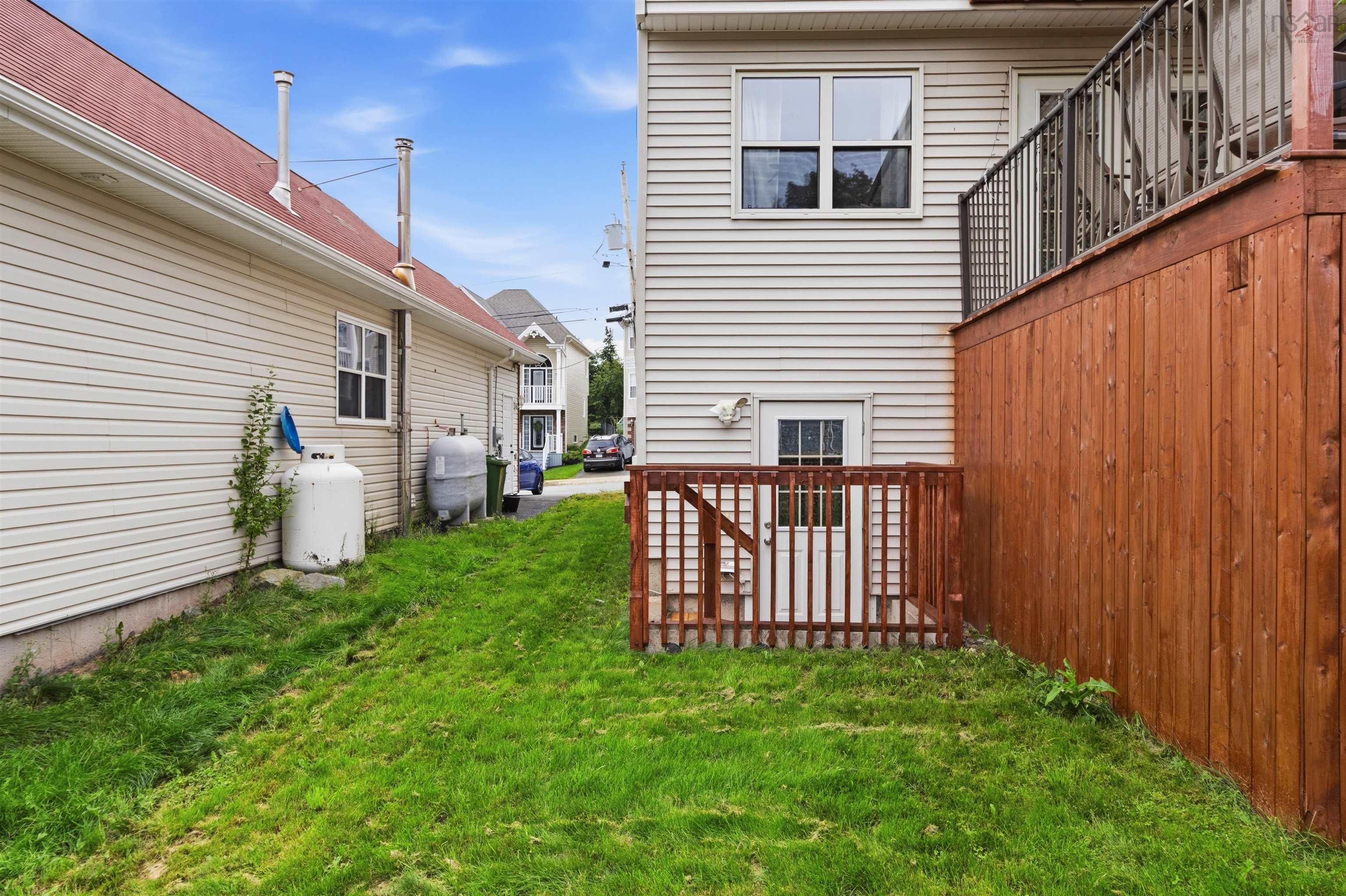 $749,998.00: 71 Cutter Drive Drive, Rockingham