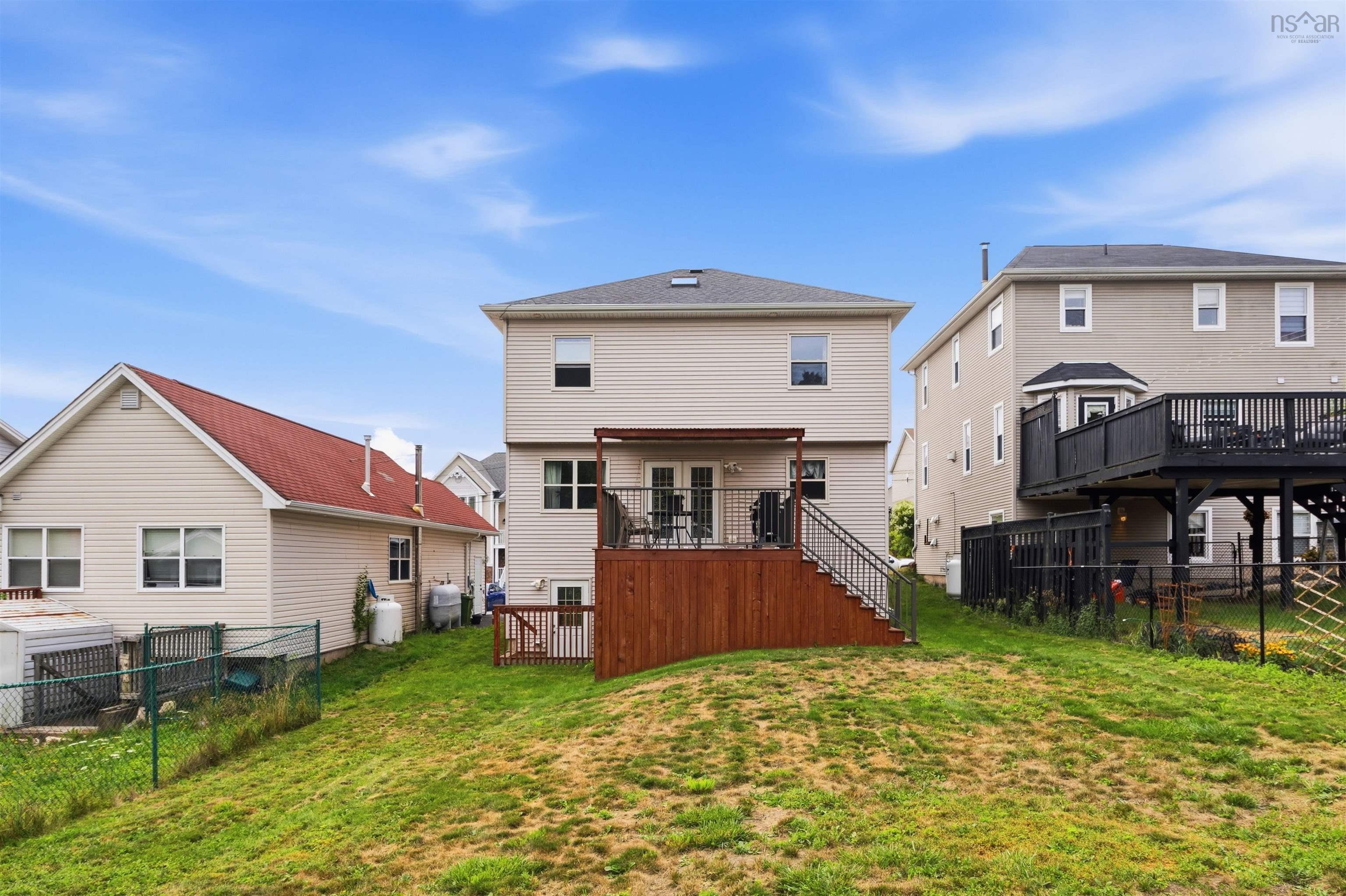 $749,998.00: 71 Cutter Drive Drive, Rockingham