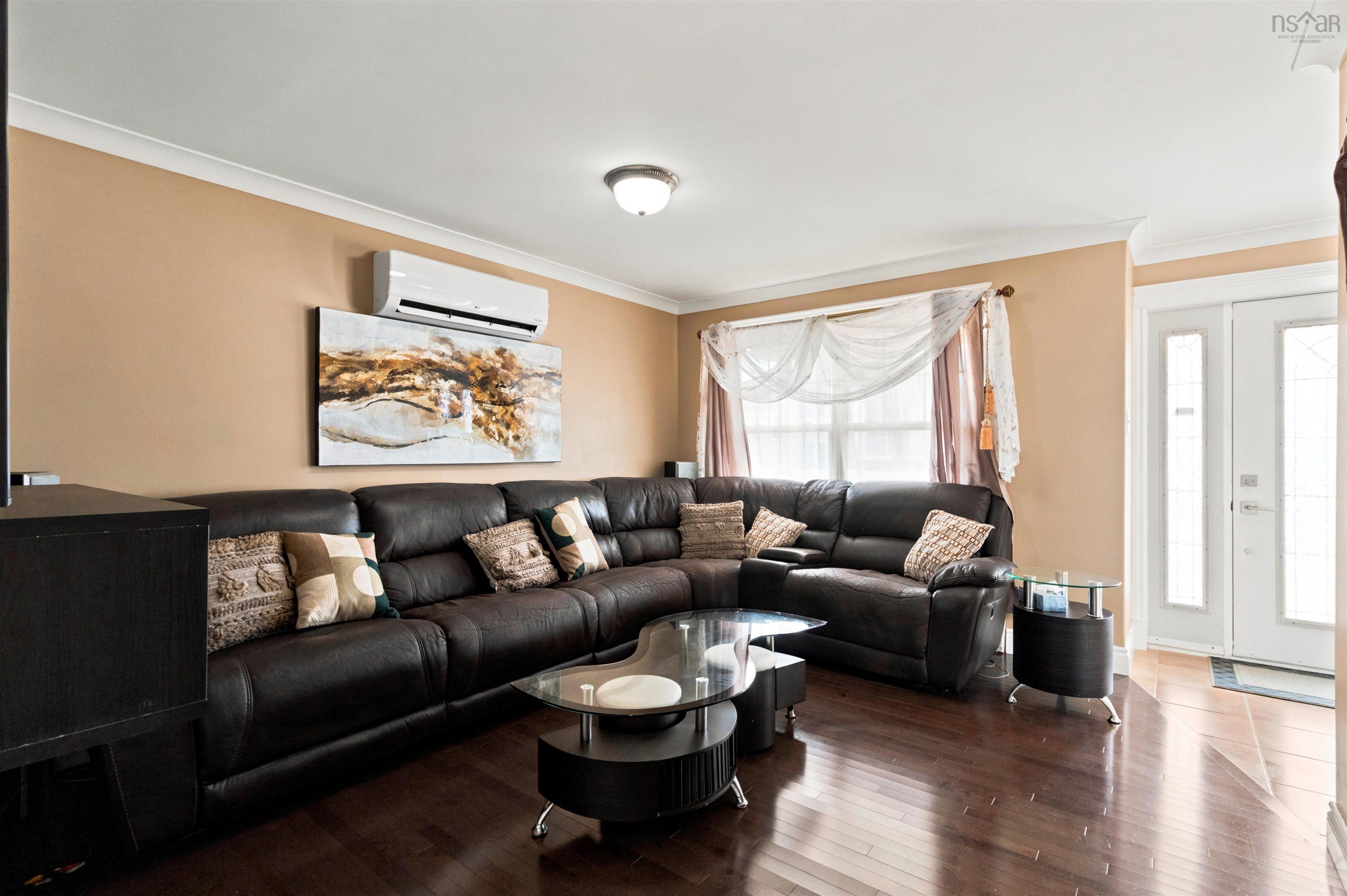 $749,998.00: 71 Cutter Drive Drive, Rockingham