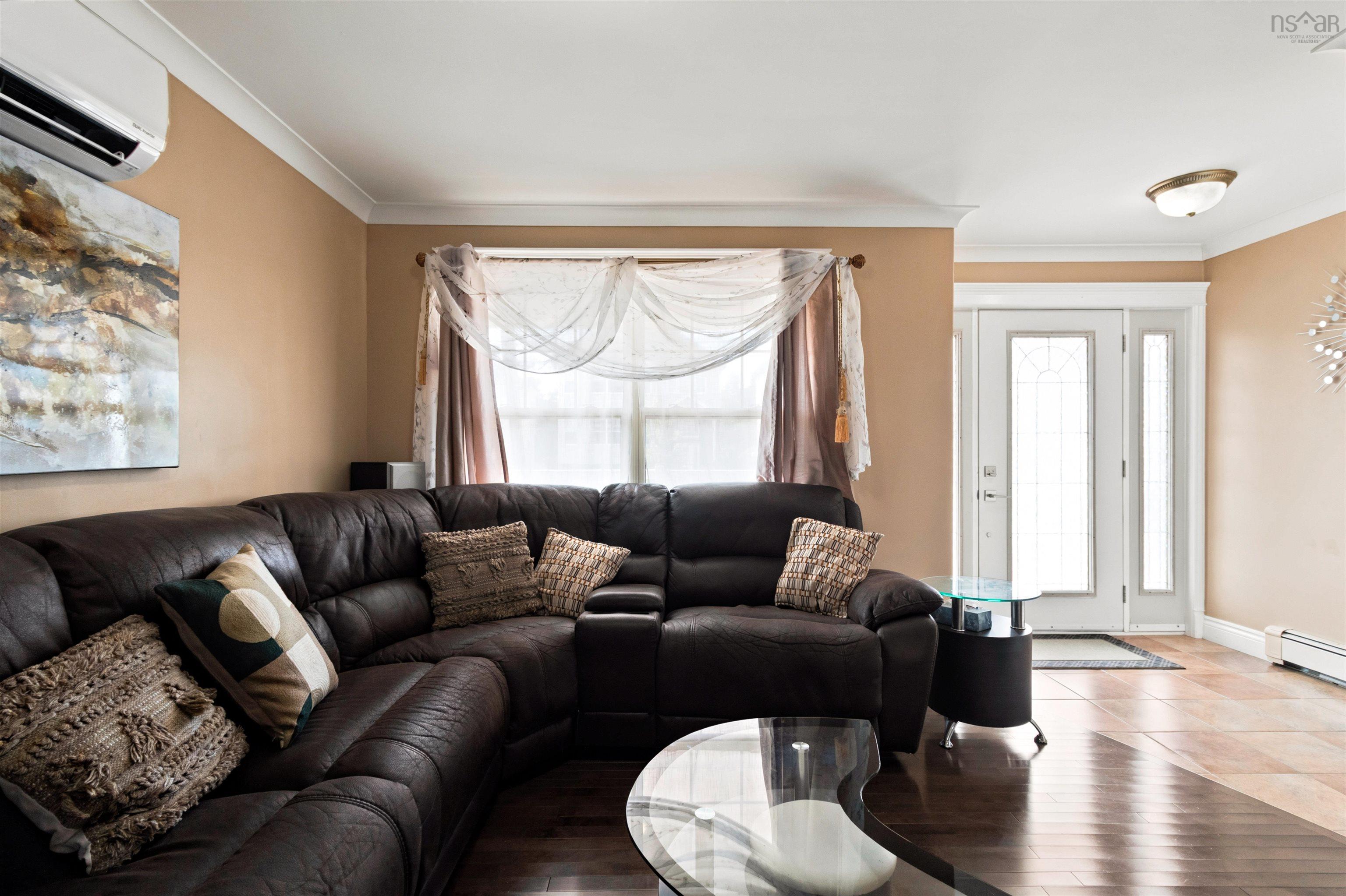 $749,998.00: 71 Cutter Drive Drive, Rockingham